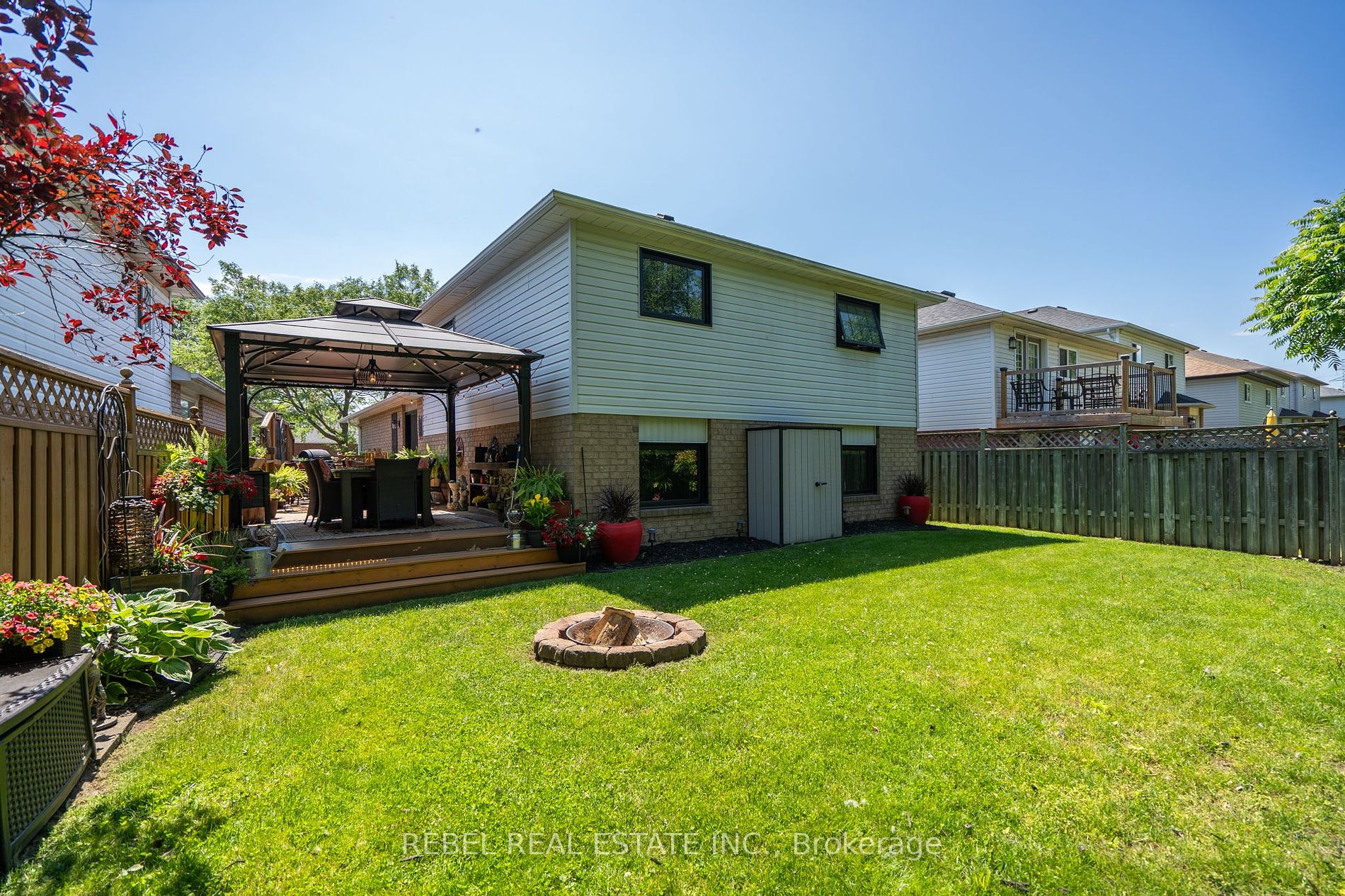 1464 Trowbridge Drive