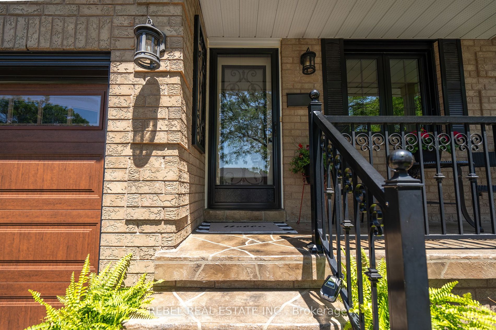 1464 Trowbridge Drive