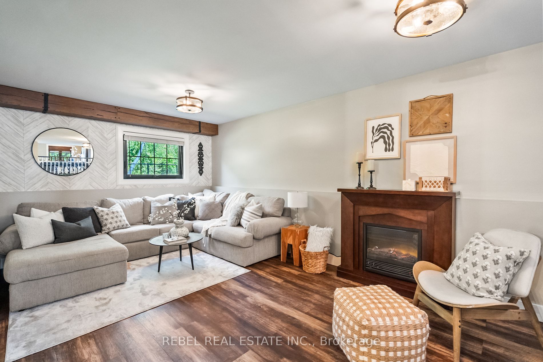 1464 Trowbridge Drive