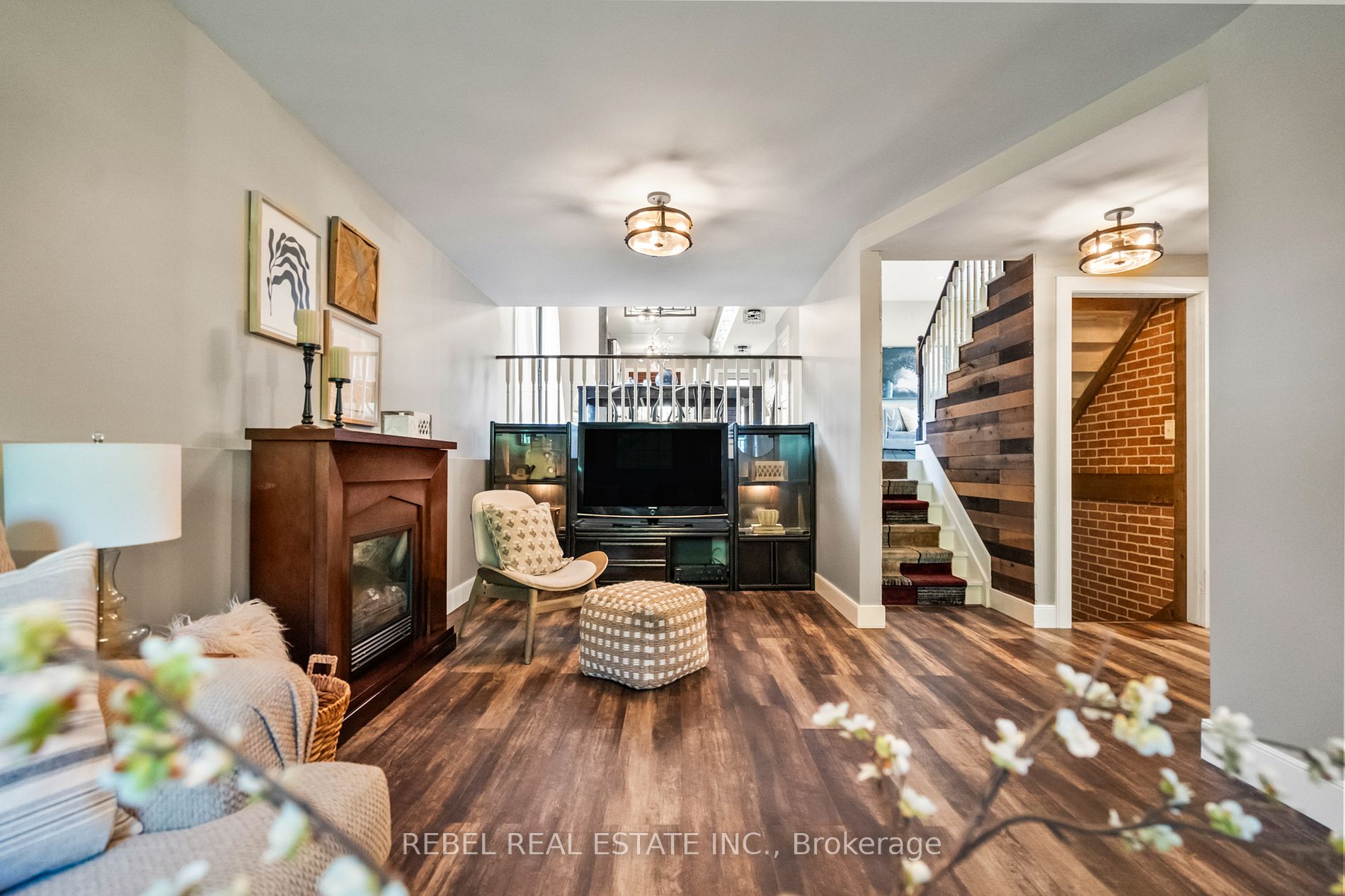 1464 Trowbridge Drive