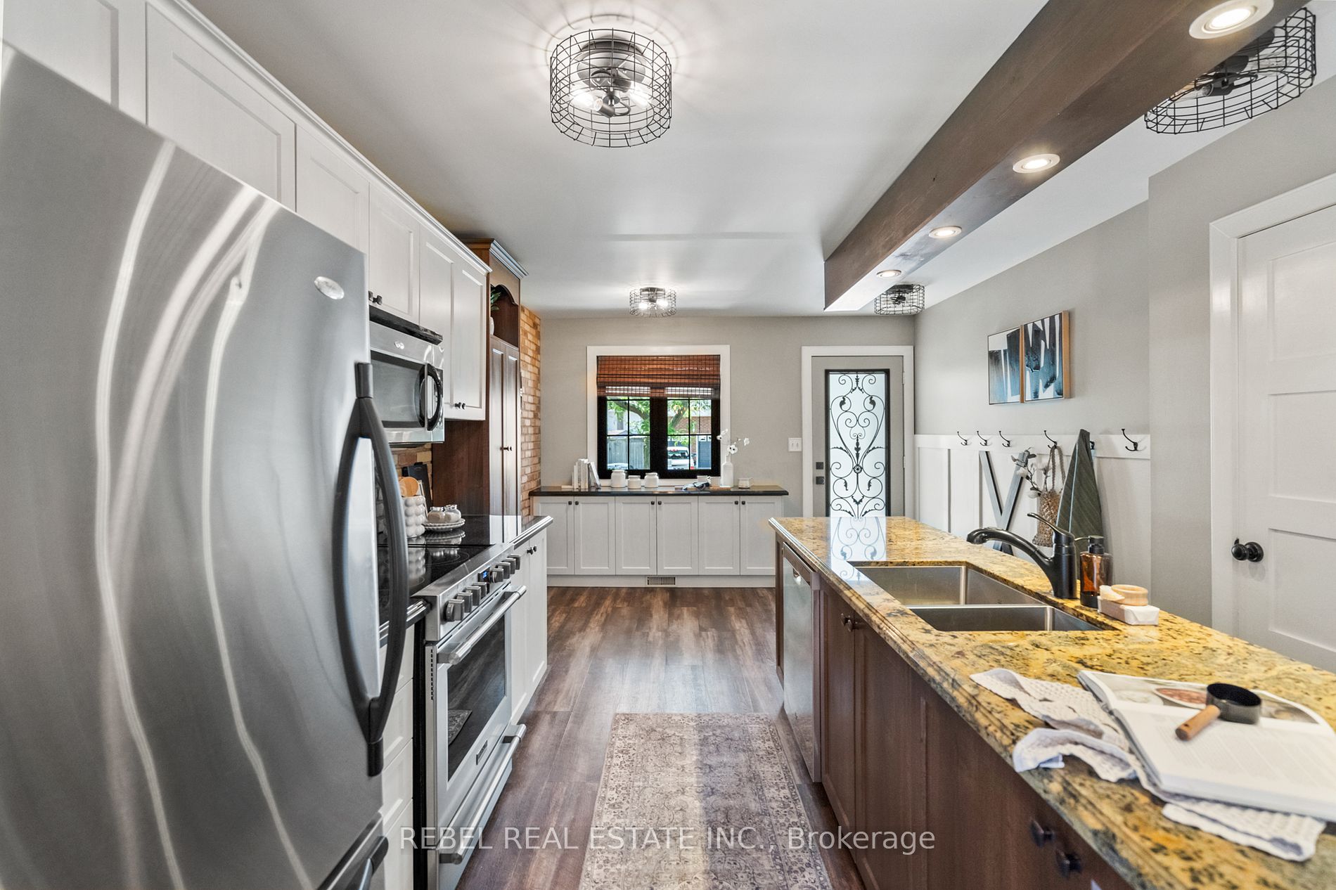 1464 Trowbridge Drive
