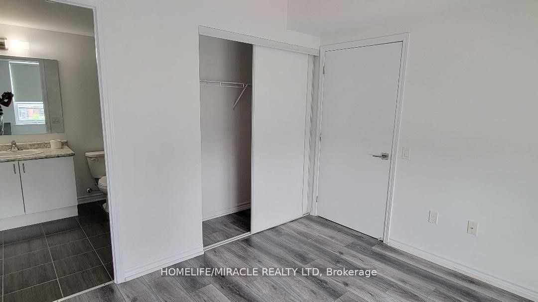 1 Falaise Rd, #221