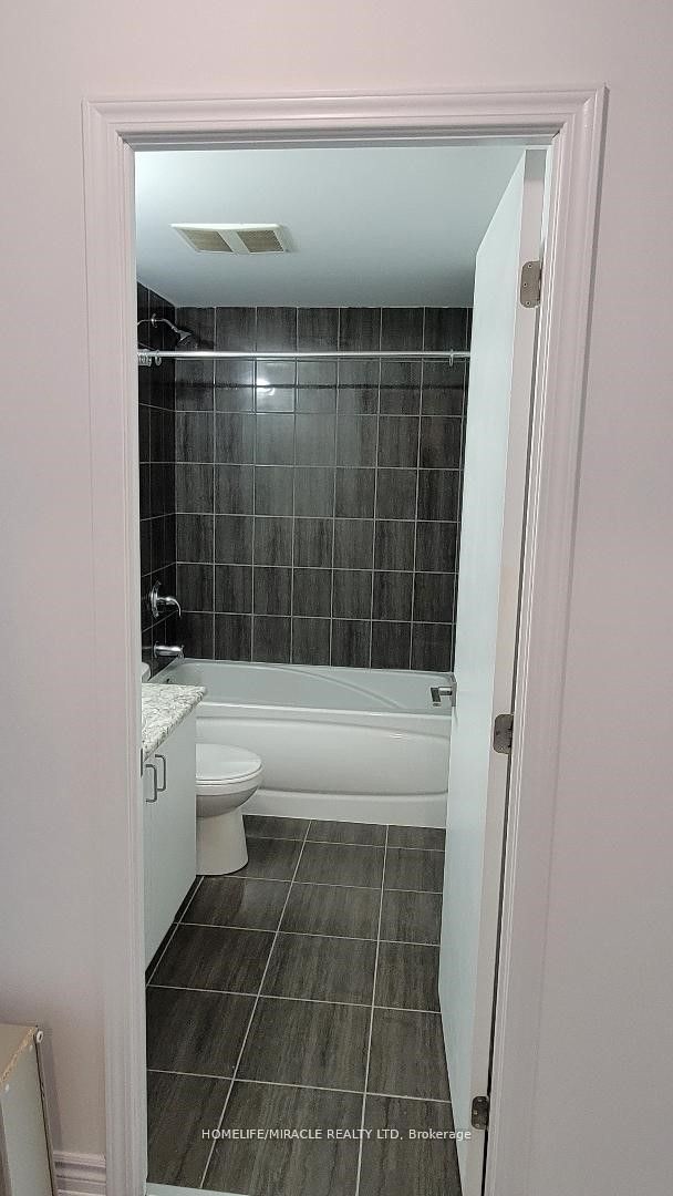 1 Falaise Rd, #221