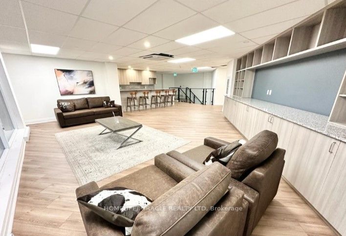 1 Falaise Rd, #221