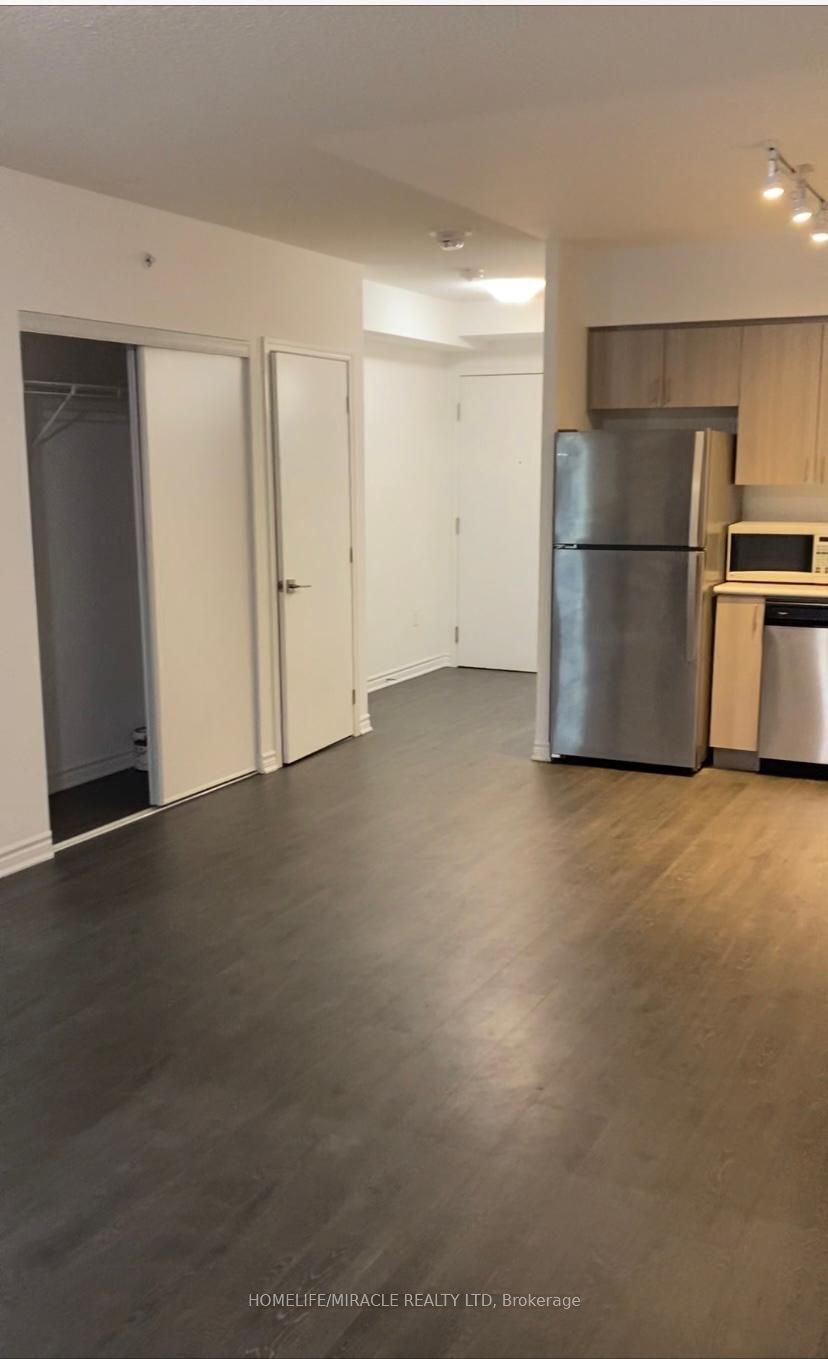1 Falaise Rd, #221