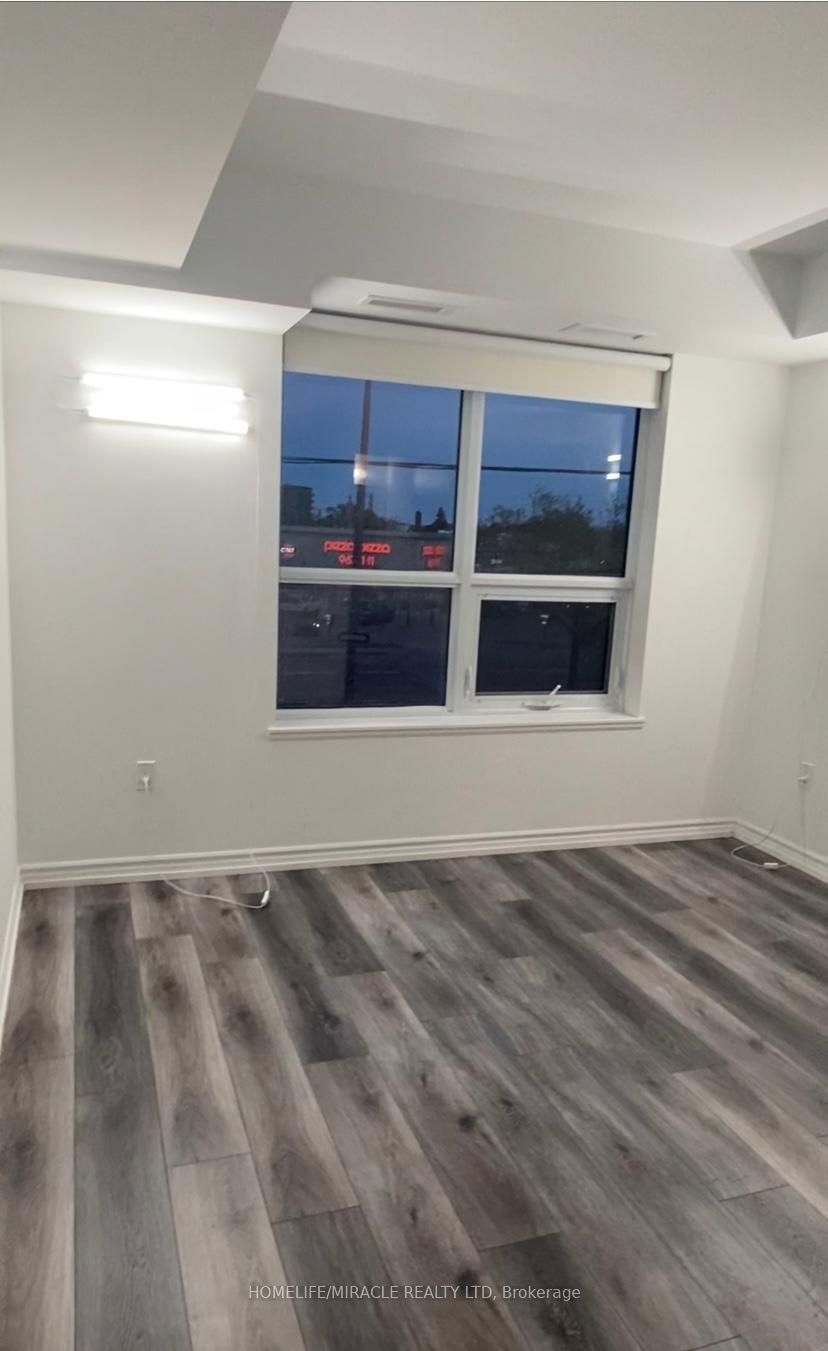 1 Falaise Rd, #221