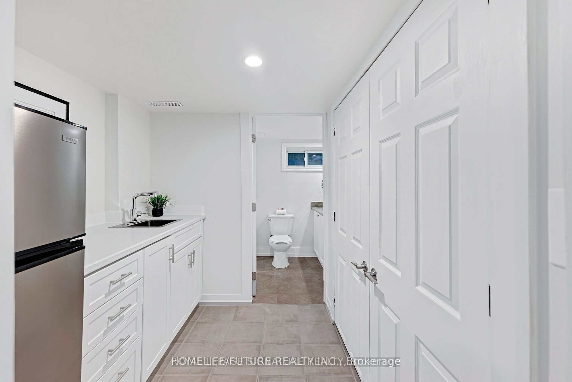 92 Adelaide Avenue E, #Unit 1