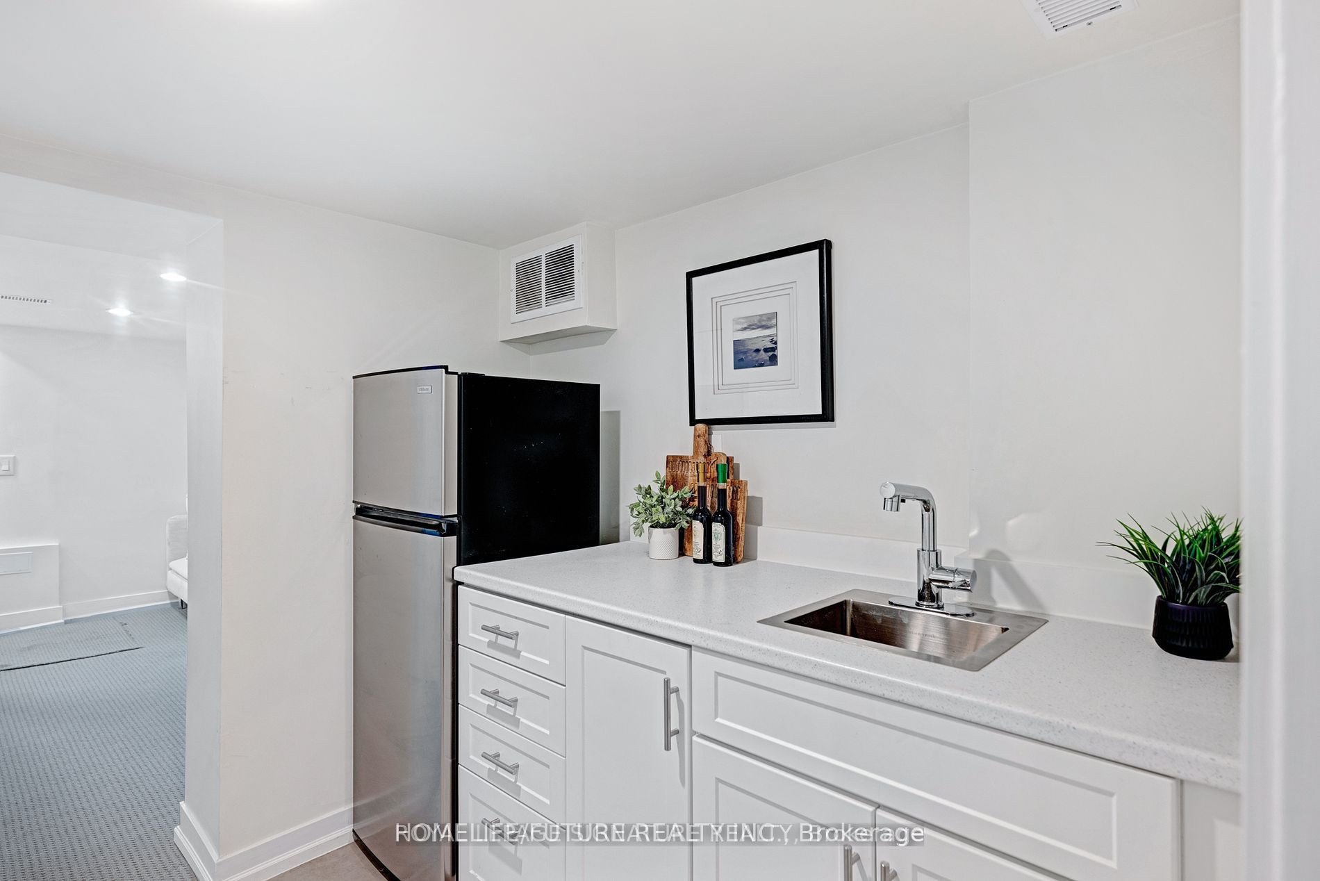 92 Adelaide Avenue E, #Unit 1