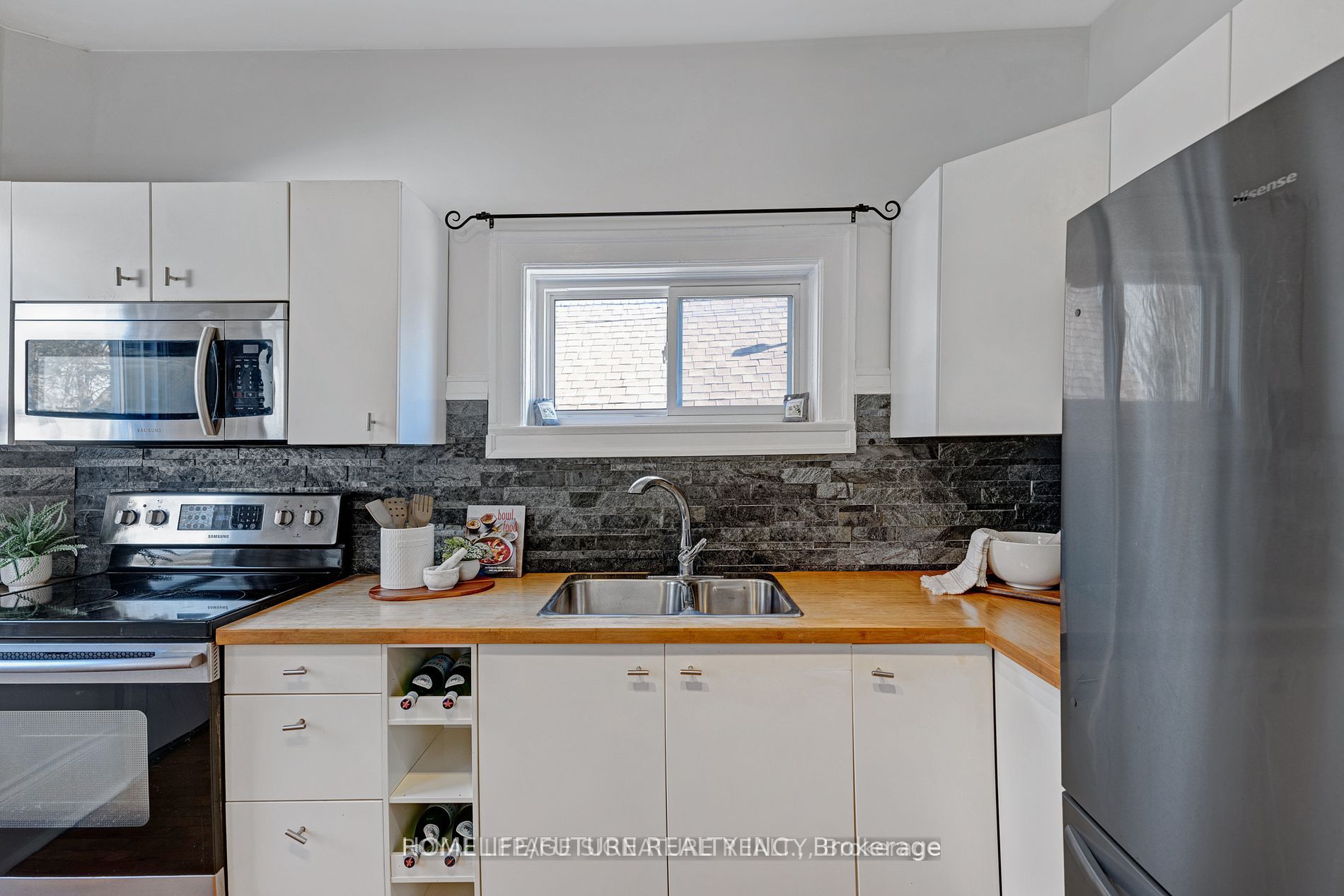 92 Adelaide Avenue E, #Unit 1