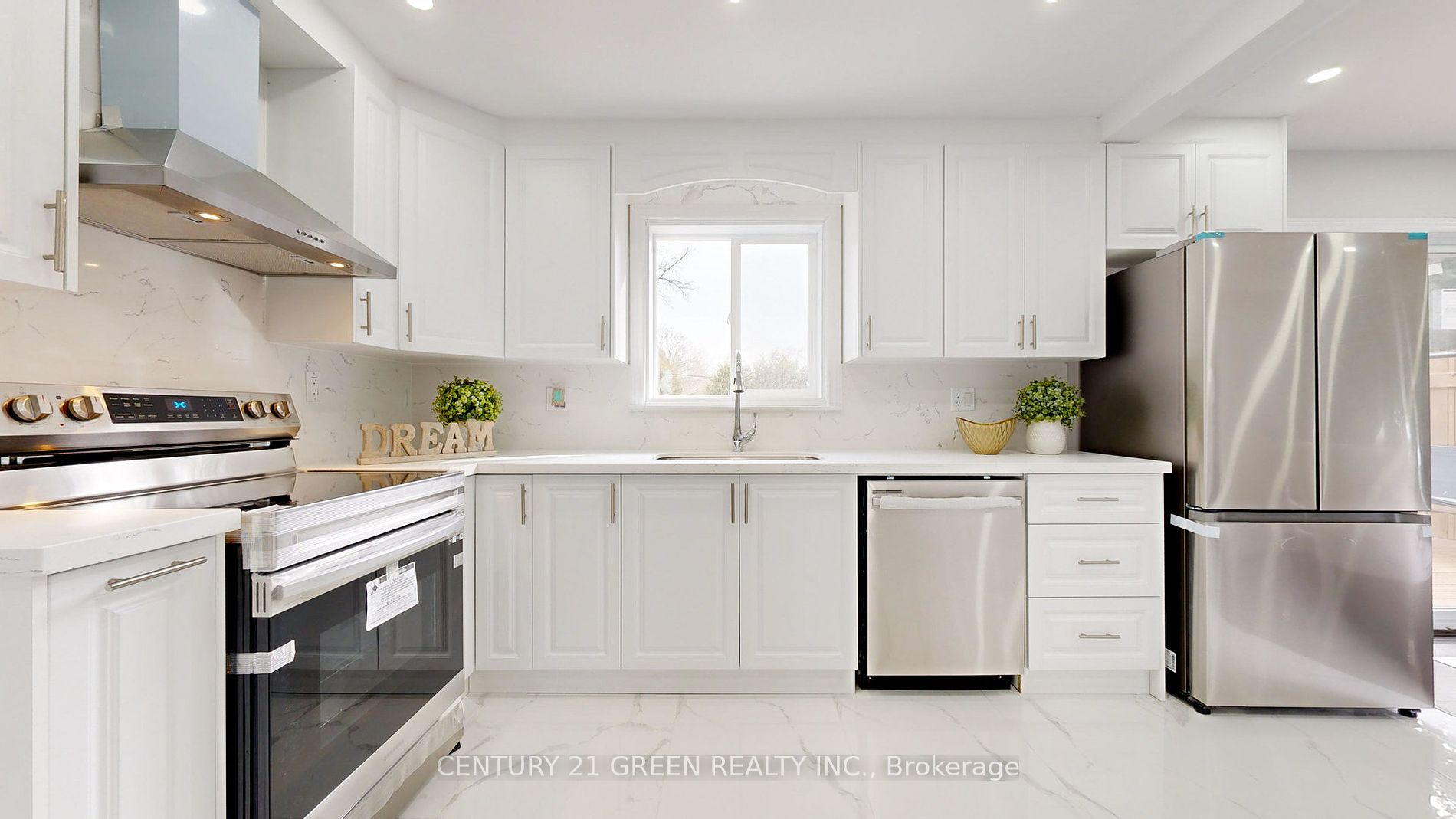 1813 Rossland Road E, #Main