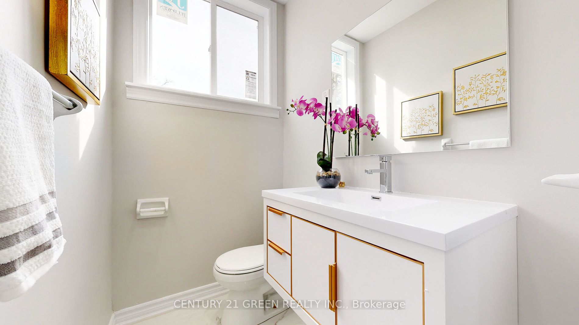 1813 Rossland Road E, #Main