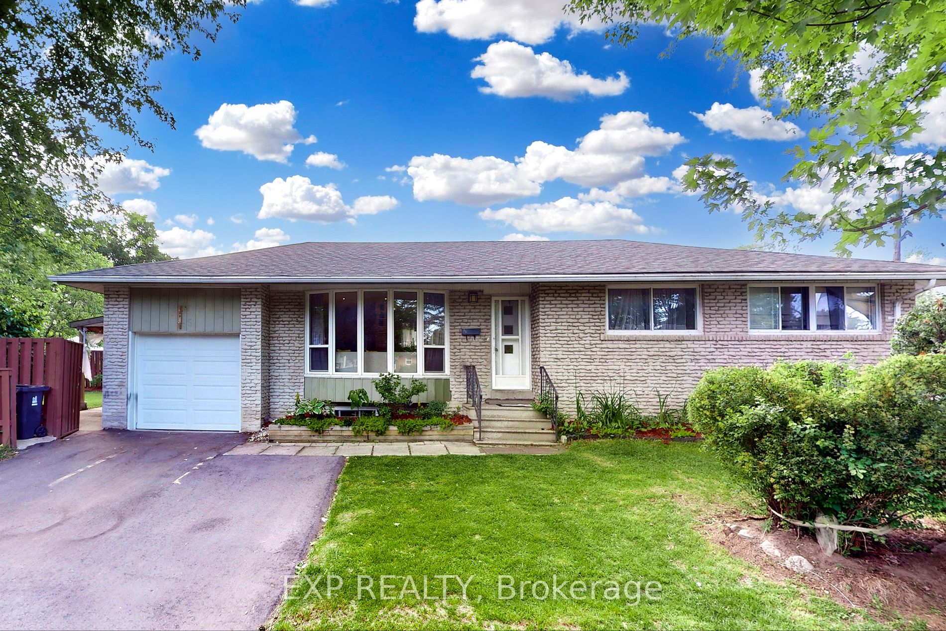 15 Woodgarden Cres