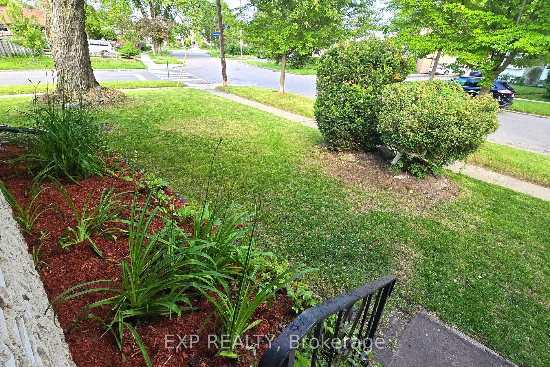 15 Woodgarden Cres