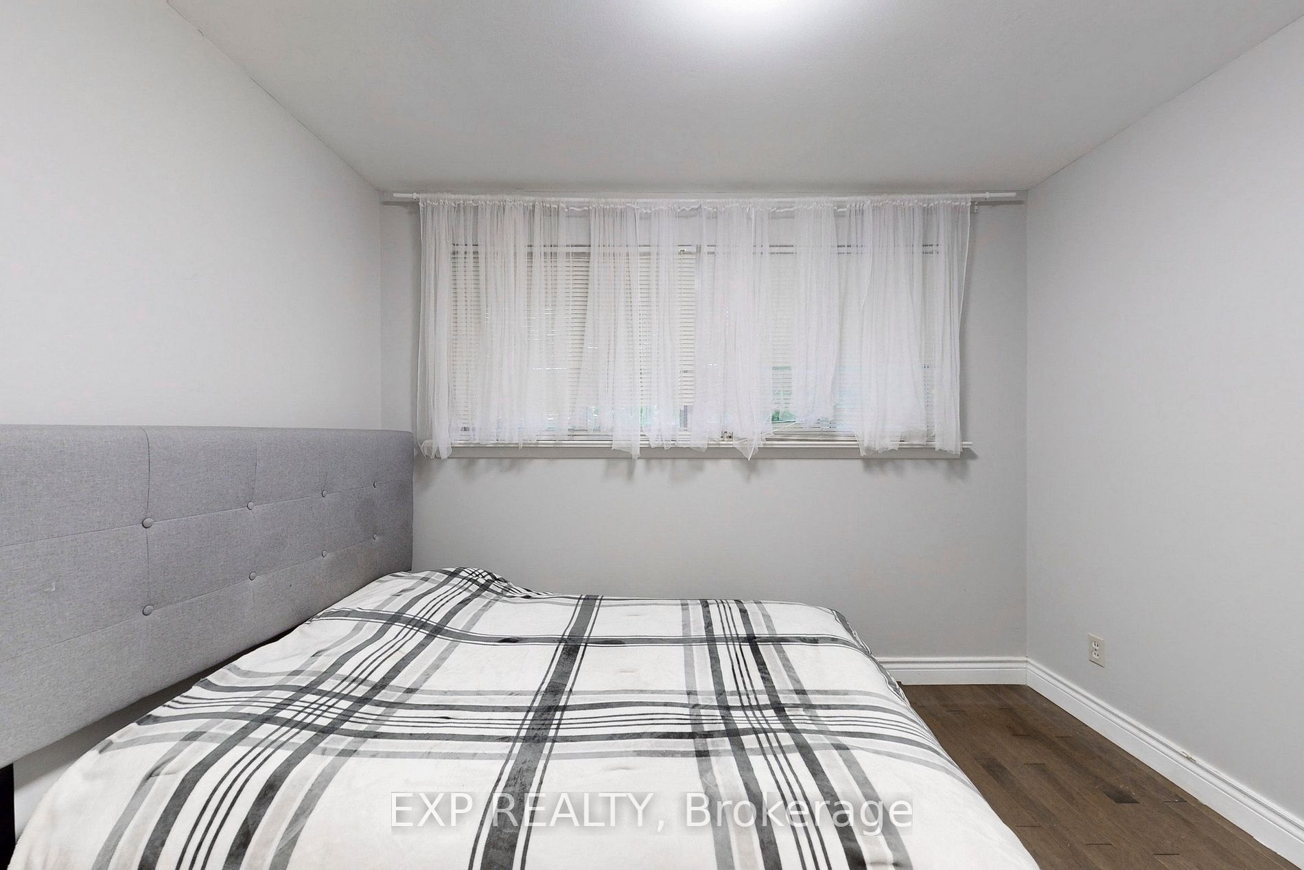 15 Woodgarden Cres