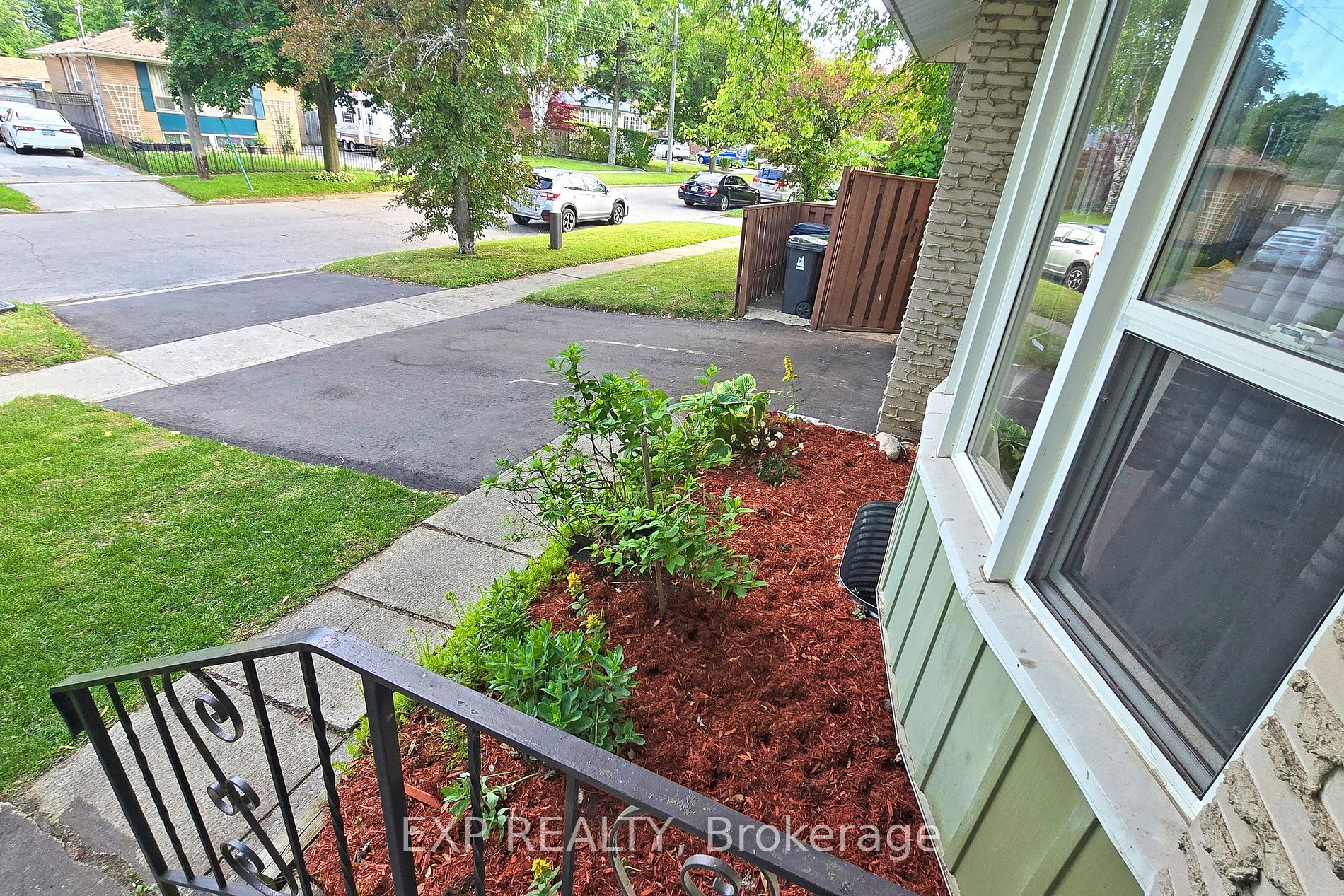 15 Woodgarden Cres