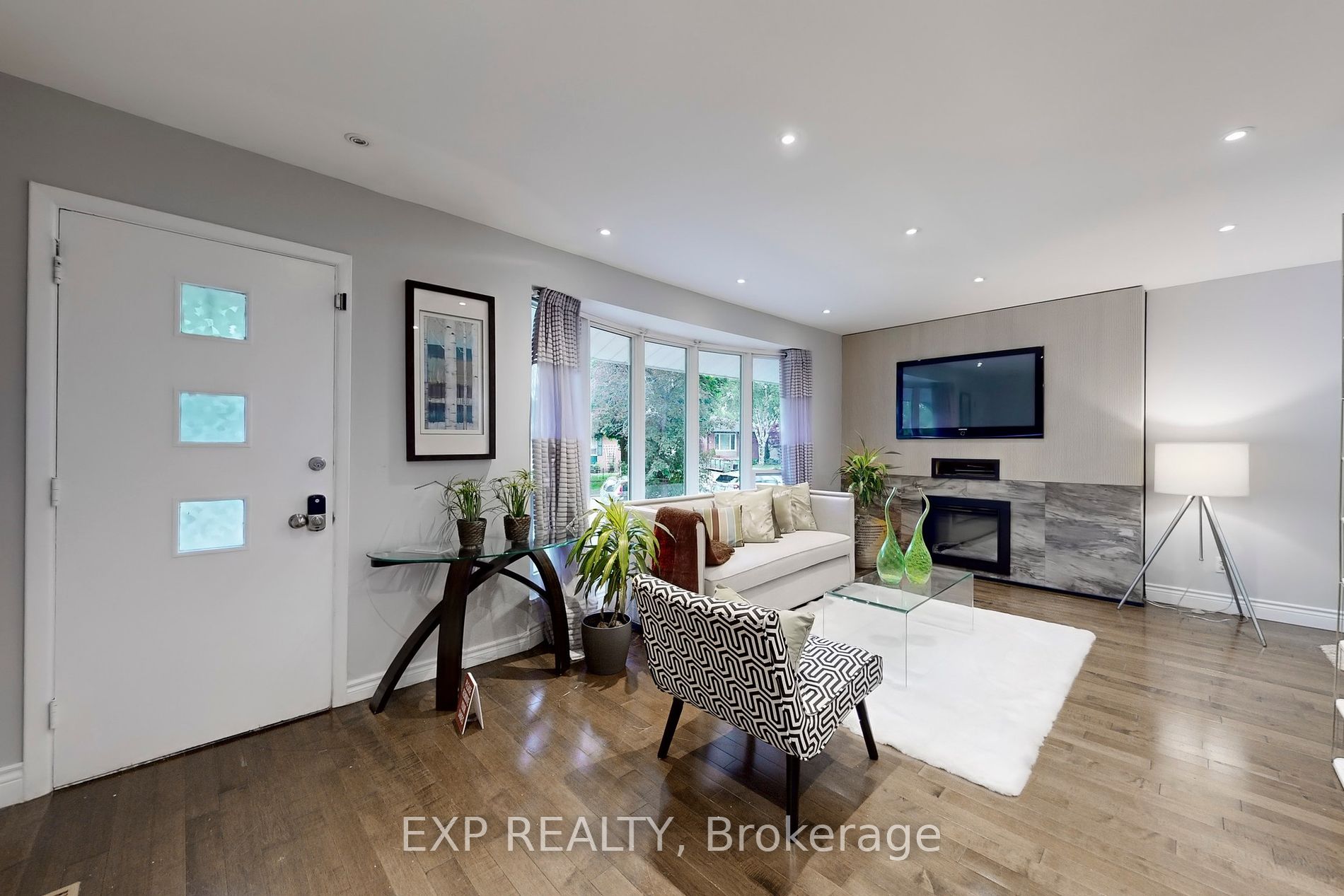 15 Woodgarden Cres