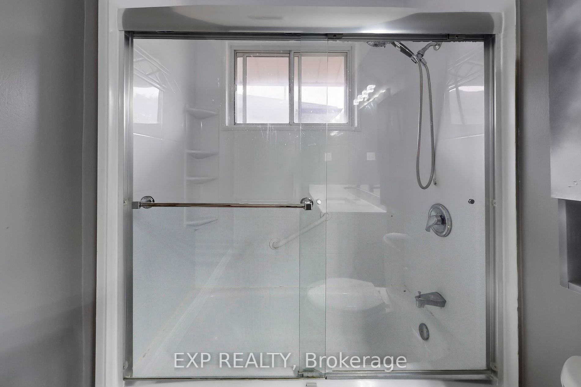 15 Woodgarden Cres