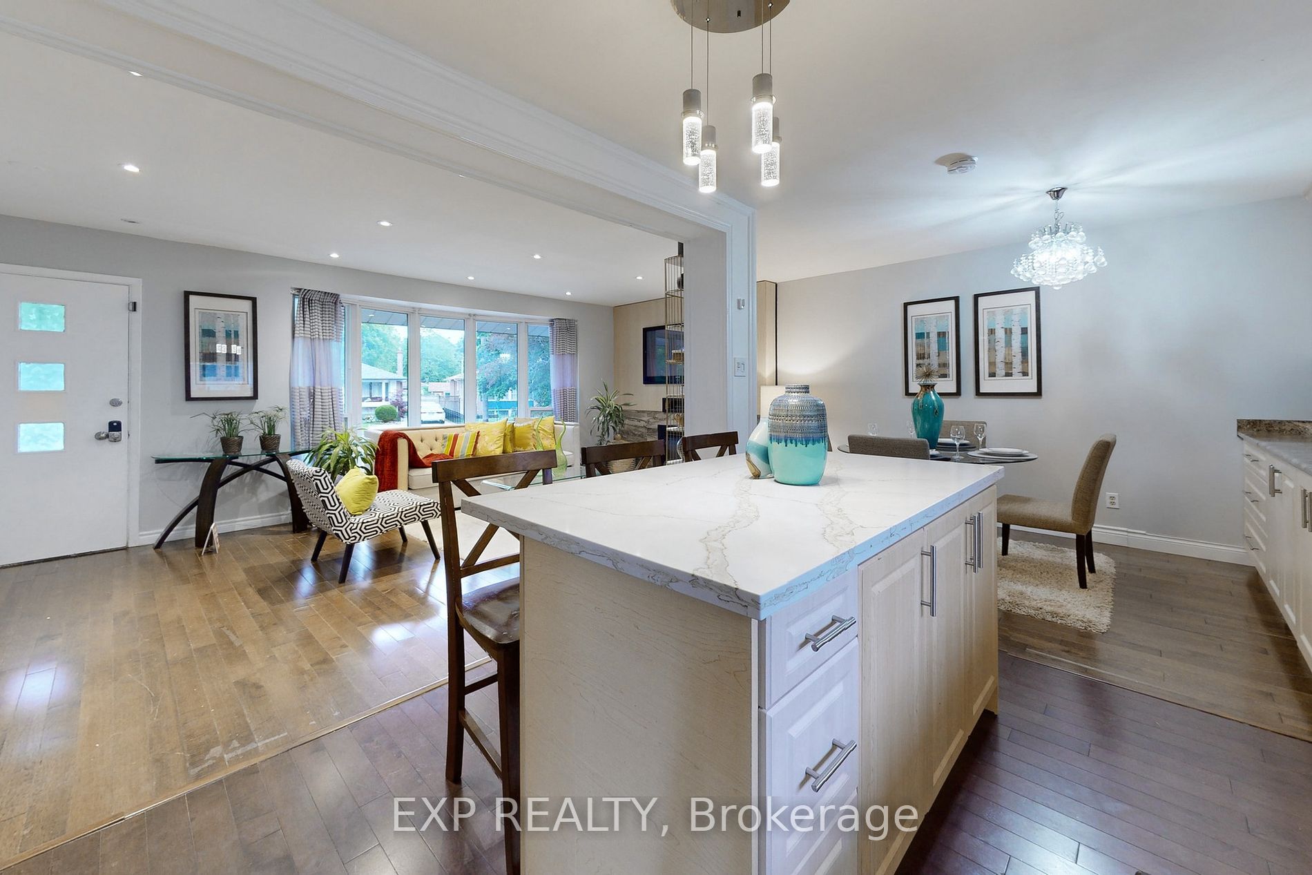 15 Woodgarden Cres