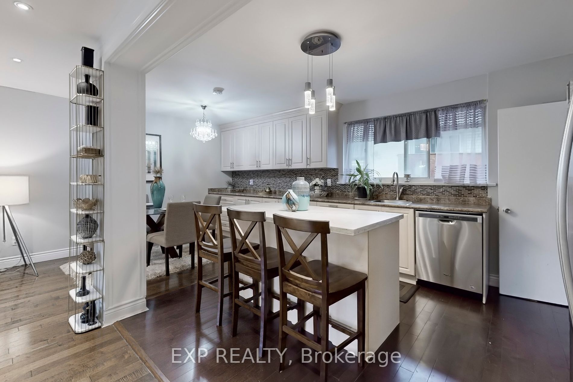 15 Woodgarden Cres