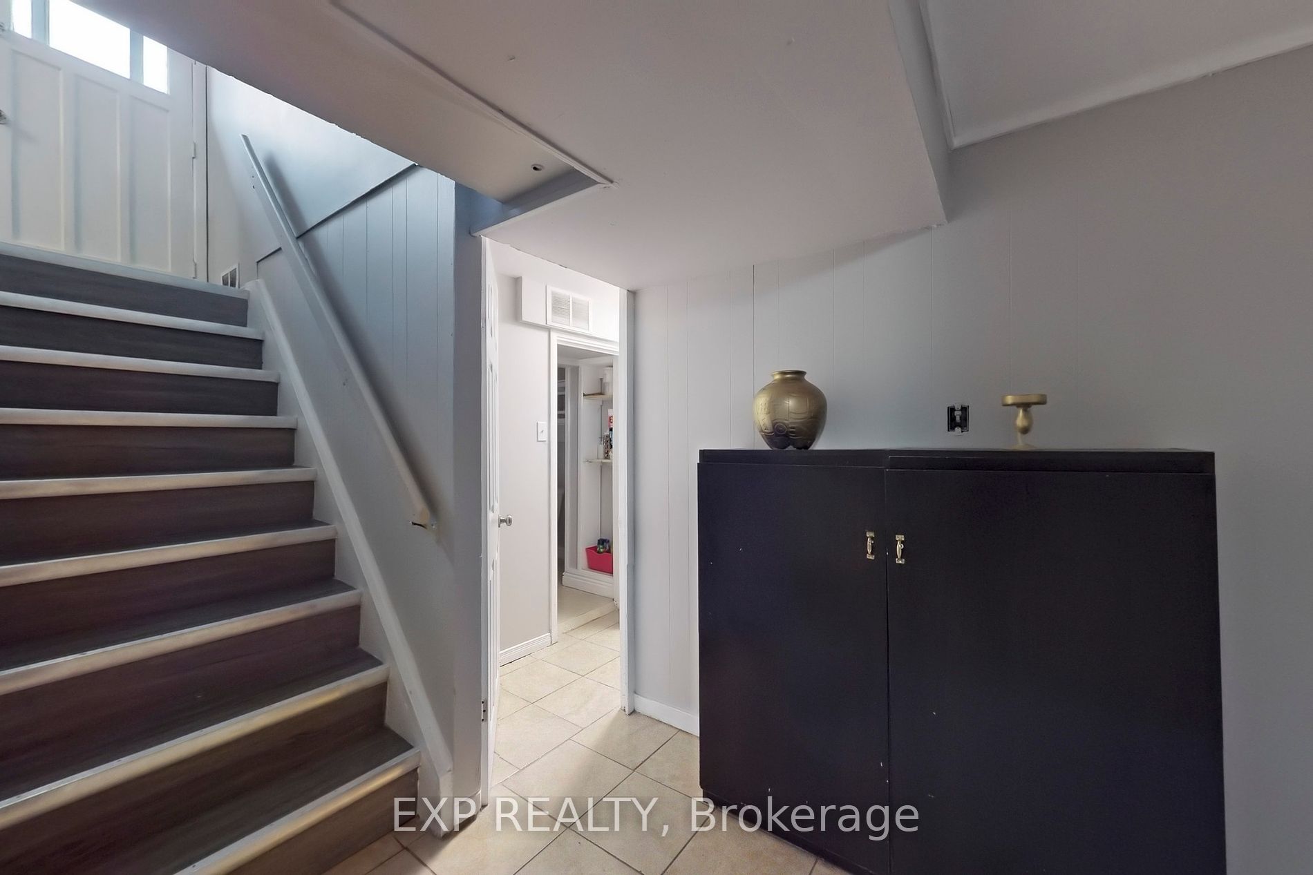 15 Woodgarden Cres