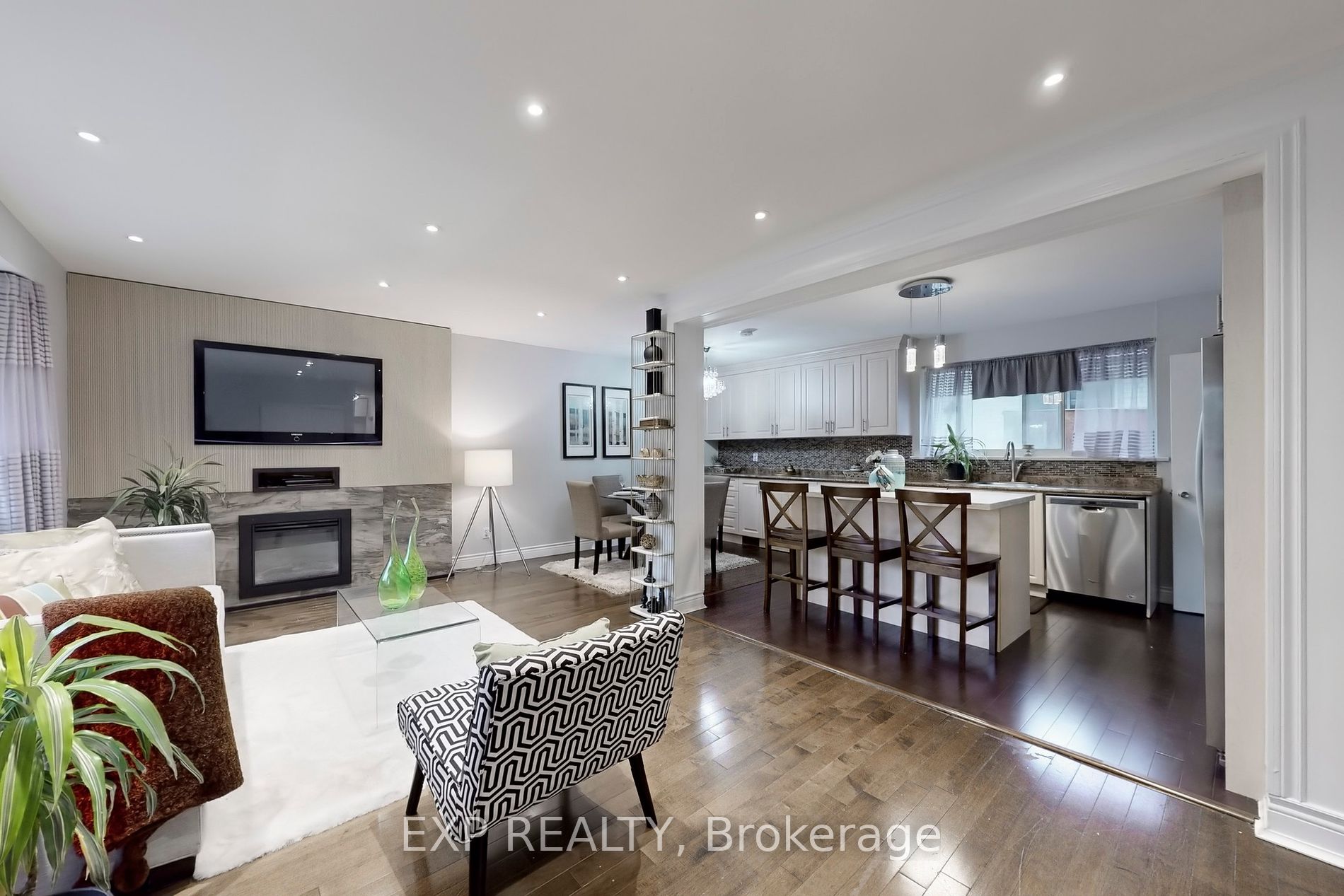 15 Woodgarden Cres