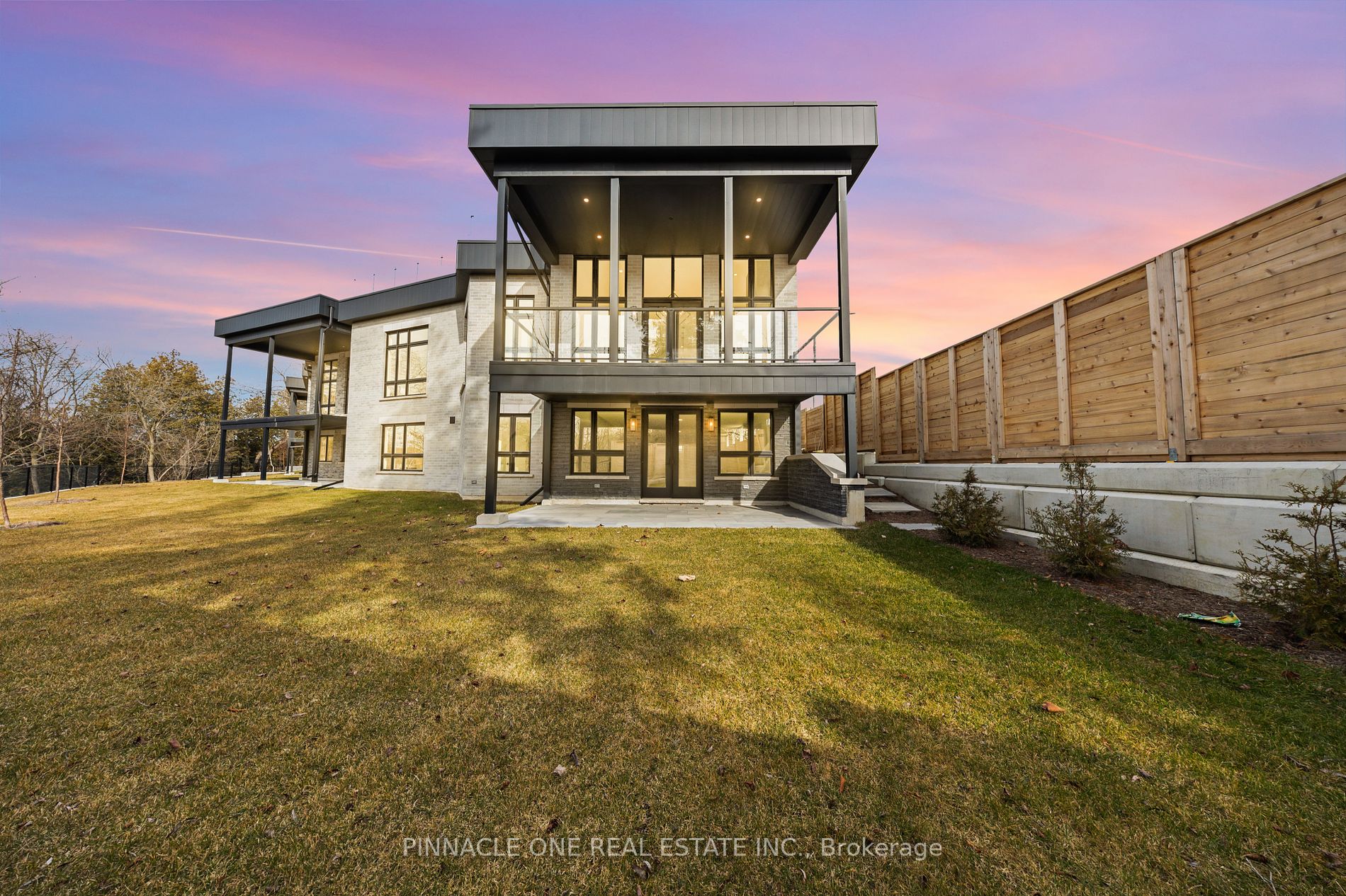 12 Tidmarsh Lane