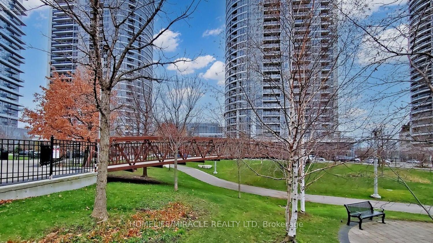 181 Village Green Square, #Ph20