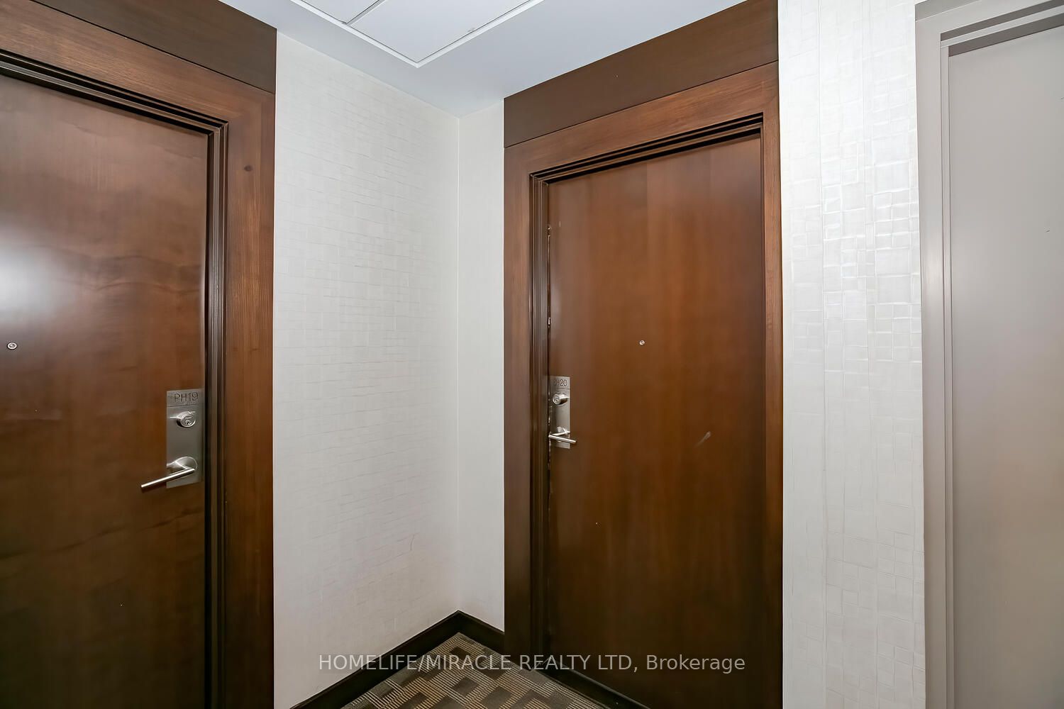 181 Village Green Square, #Ph20