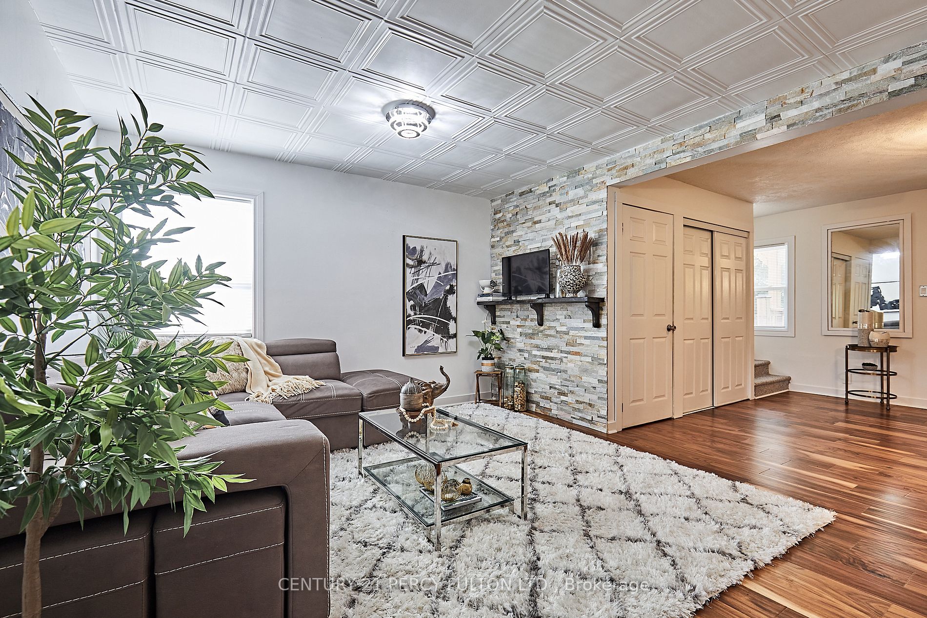 45 Tudor Ave