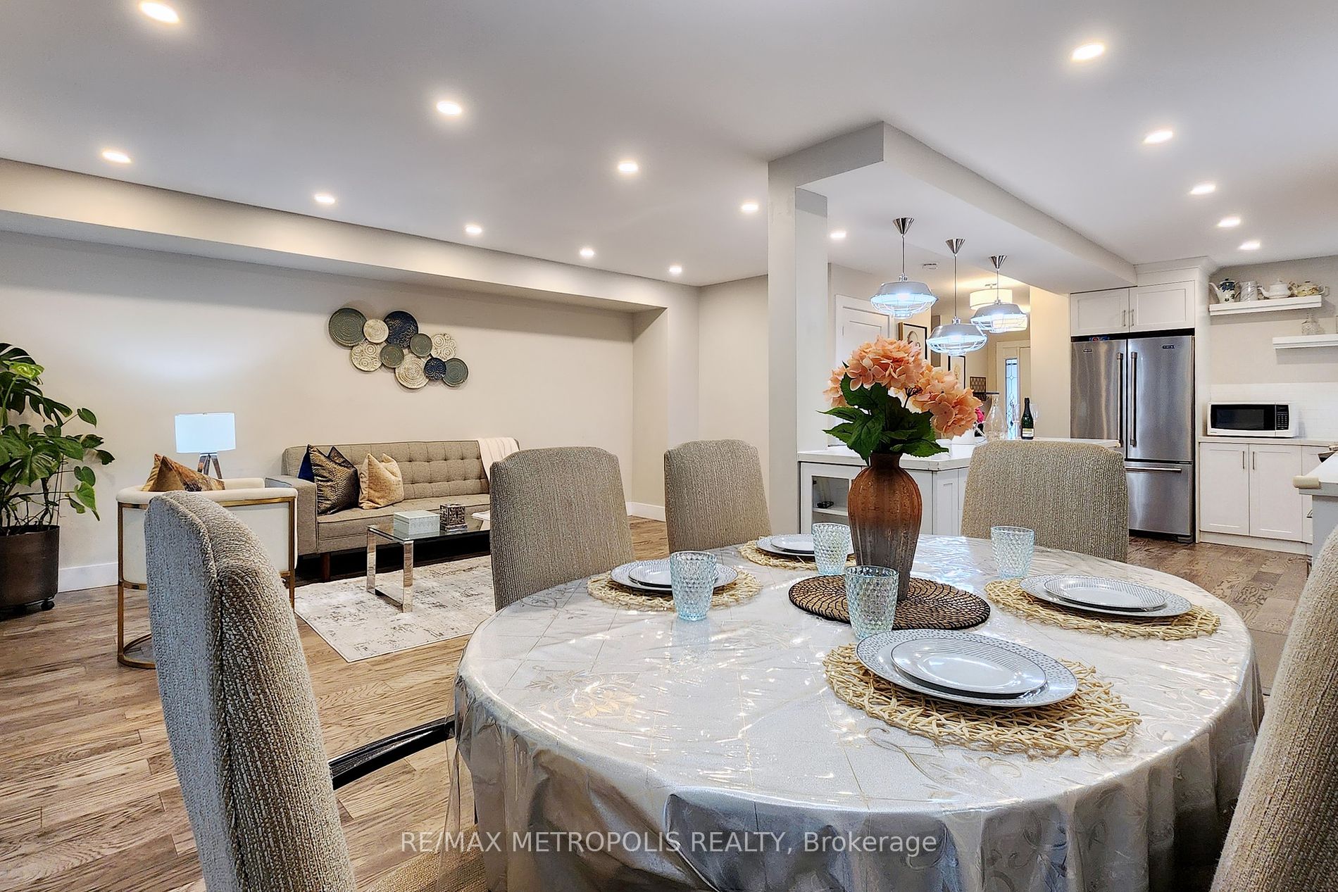119 Deanscroft Sq