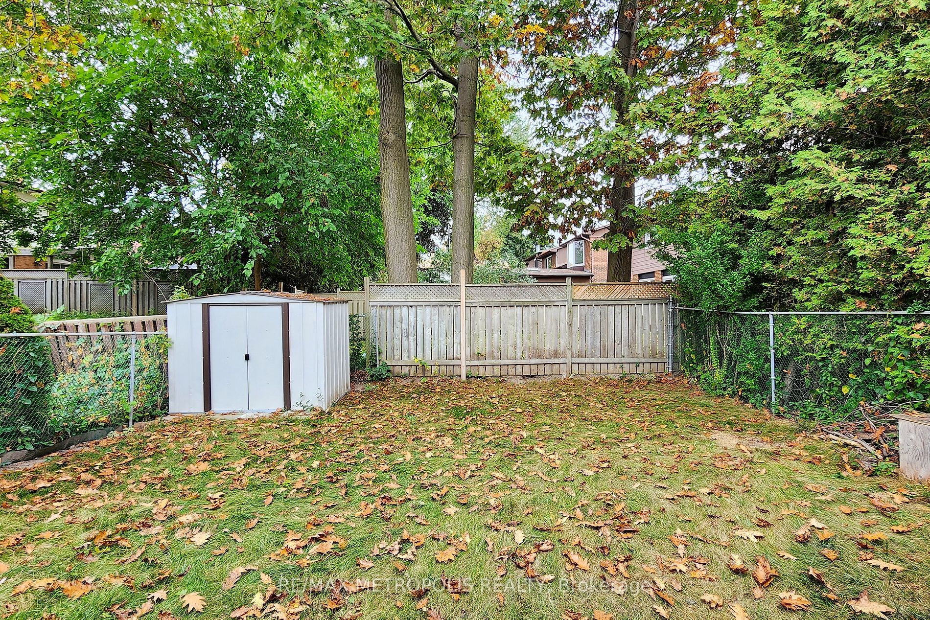 119 Deanscroft Sq