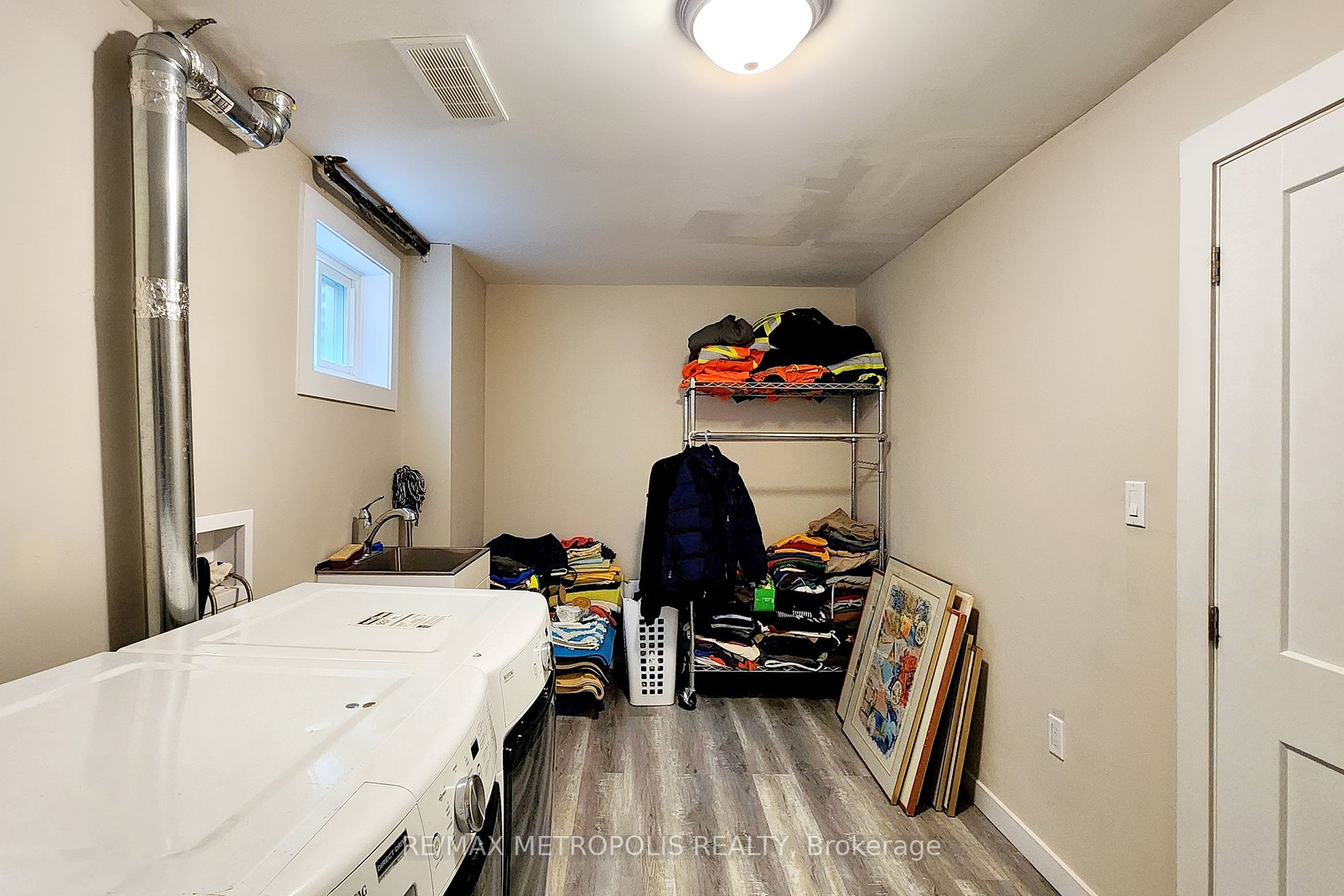 119 Deanscroft Sq