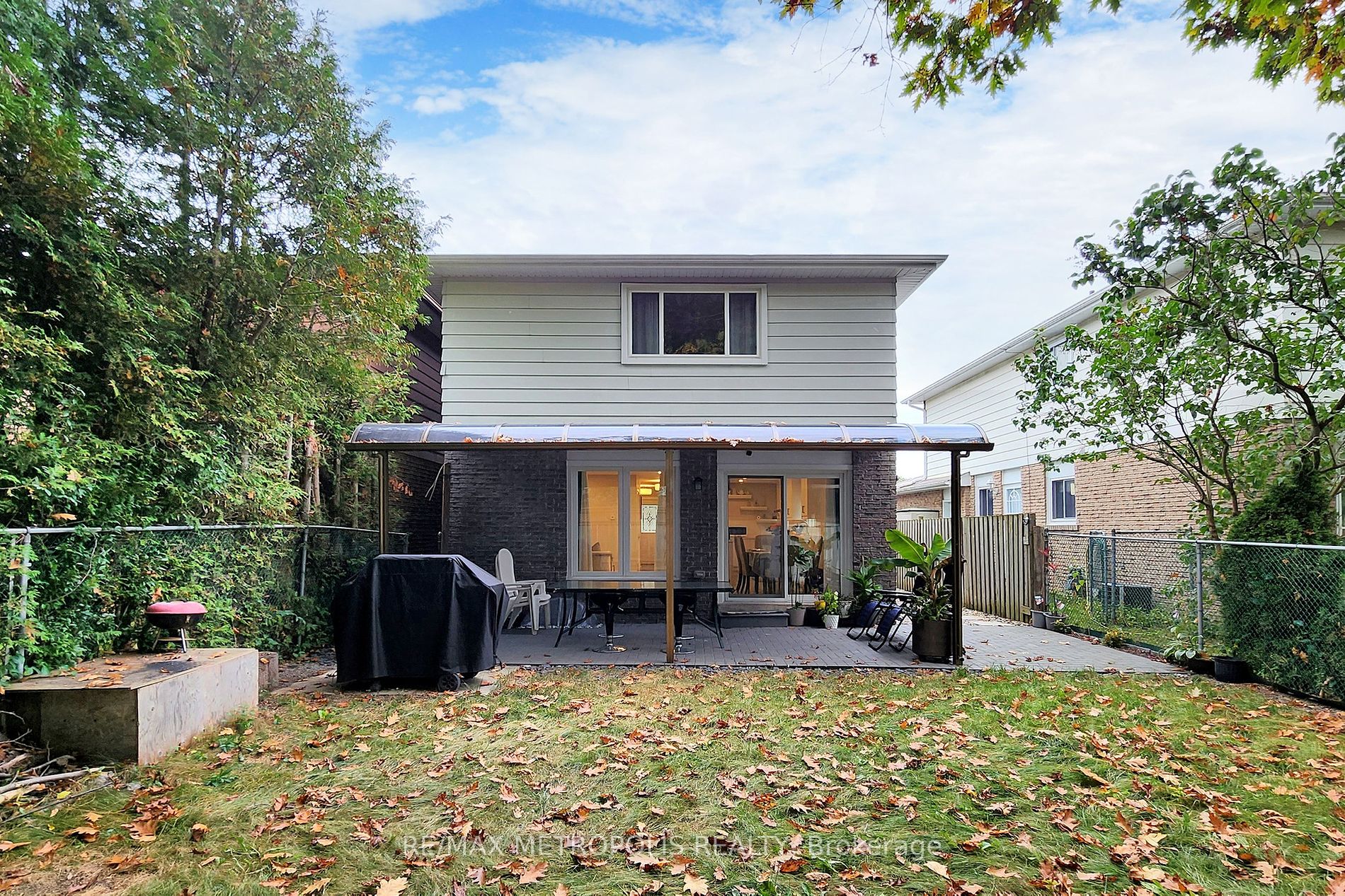 119 Deanscroft Sq
