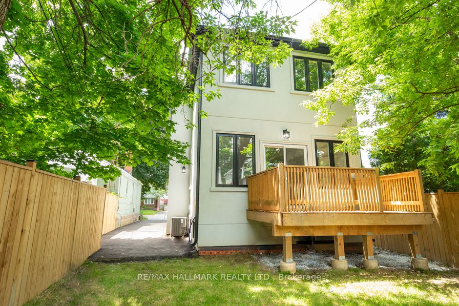 281 Warden Avenue