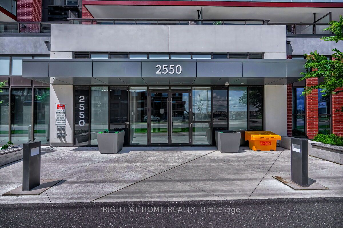 2550 Simcoe Street N, #421