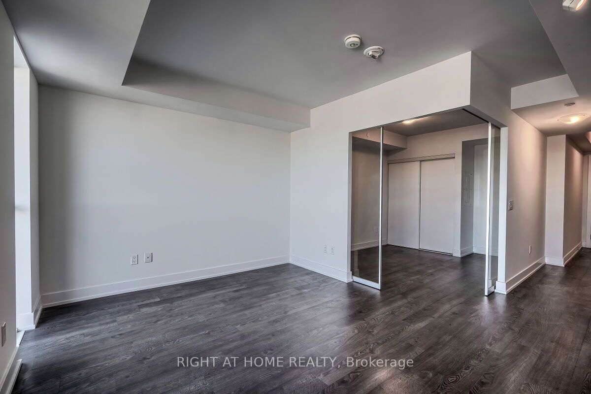 2550 Simcoe Street N, #421