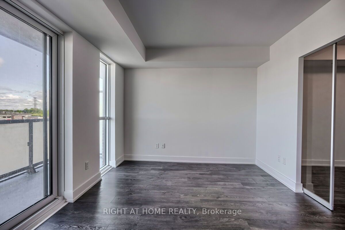 2550 Simcoe Street N, #421