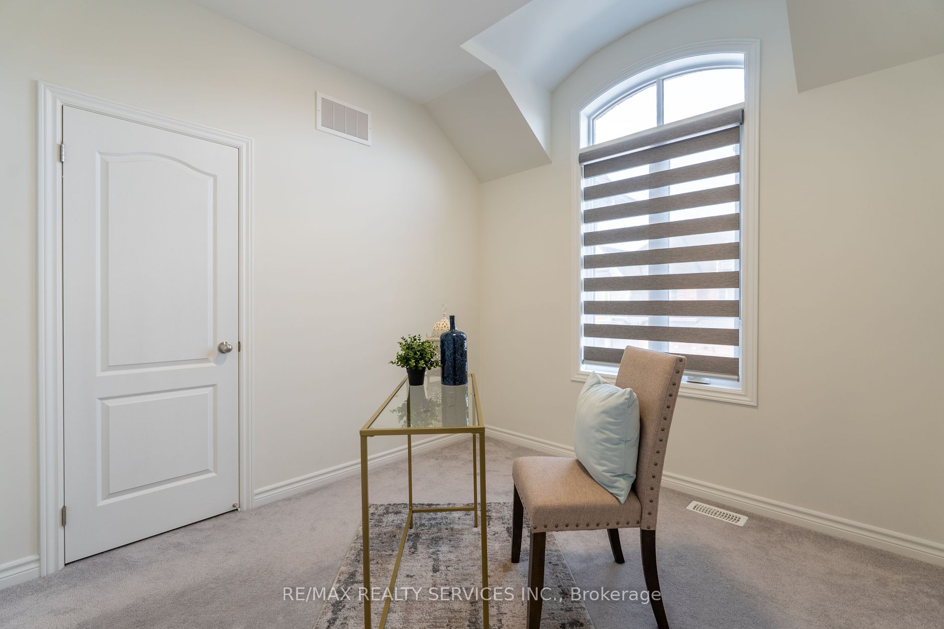 24 Hickling Lane