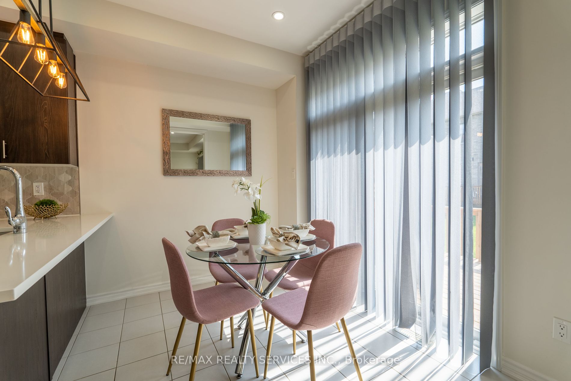 24 Hickling Lane