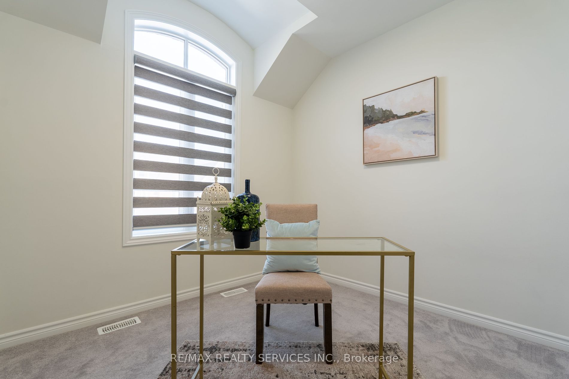 24 Hickling Lane