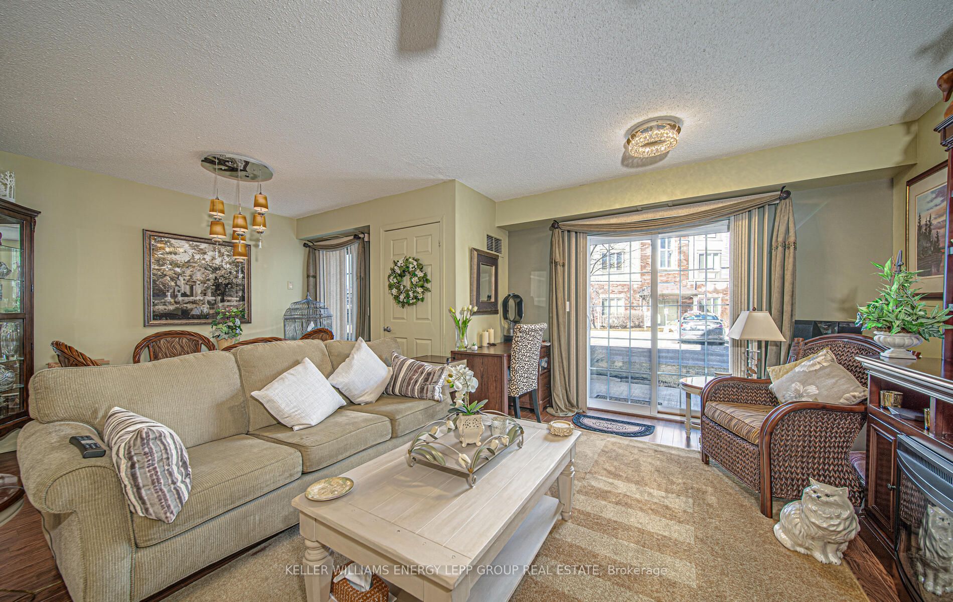 61 Clarington Boulevard #102