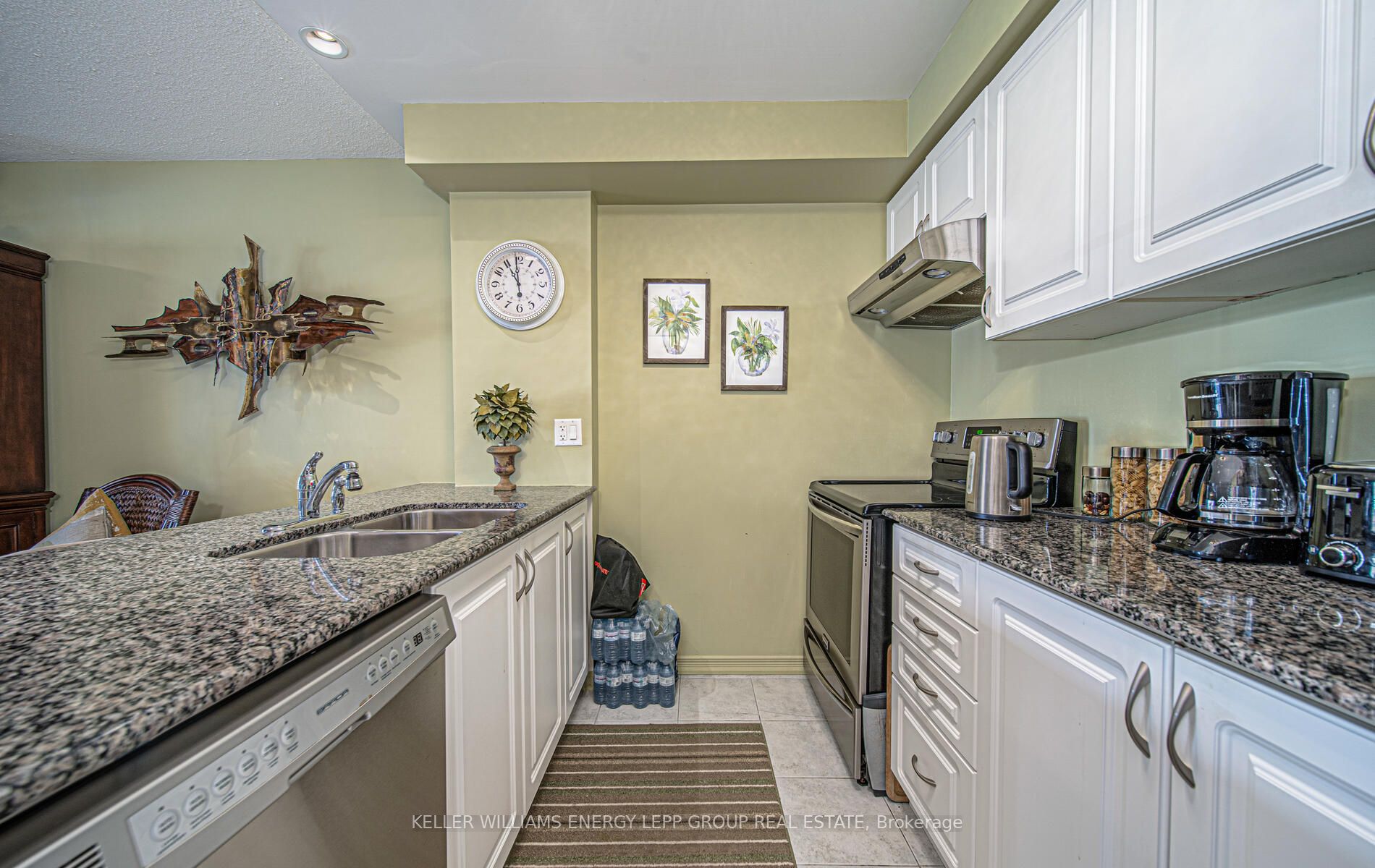 61 Clarington Boulevard #102
