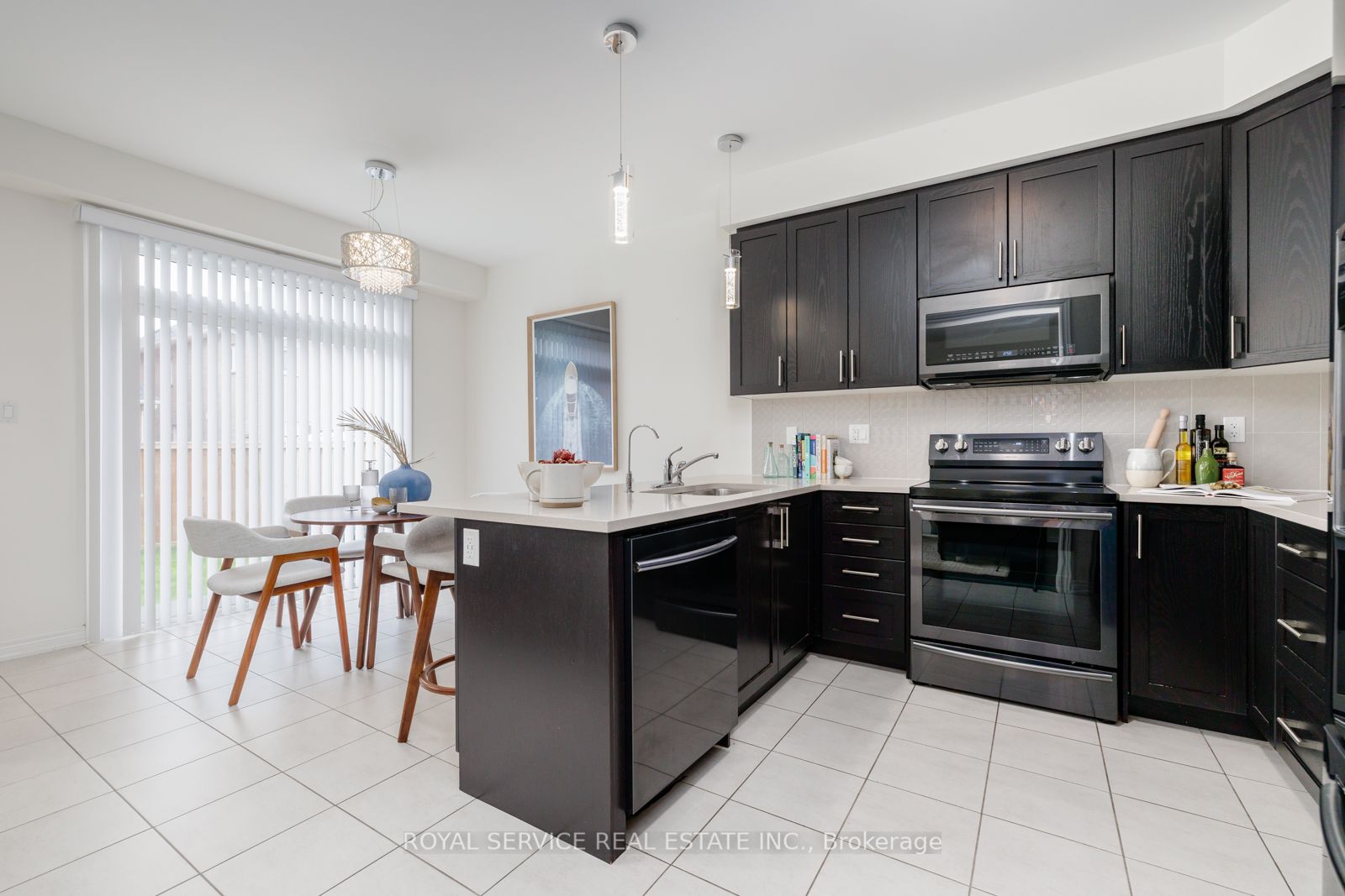 15 Thomas Bird Street