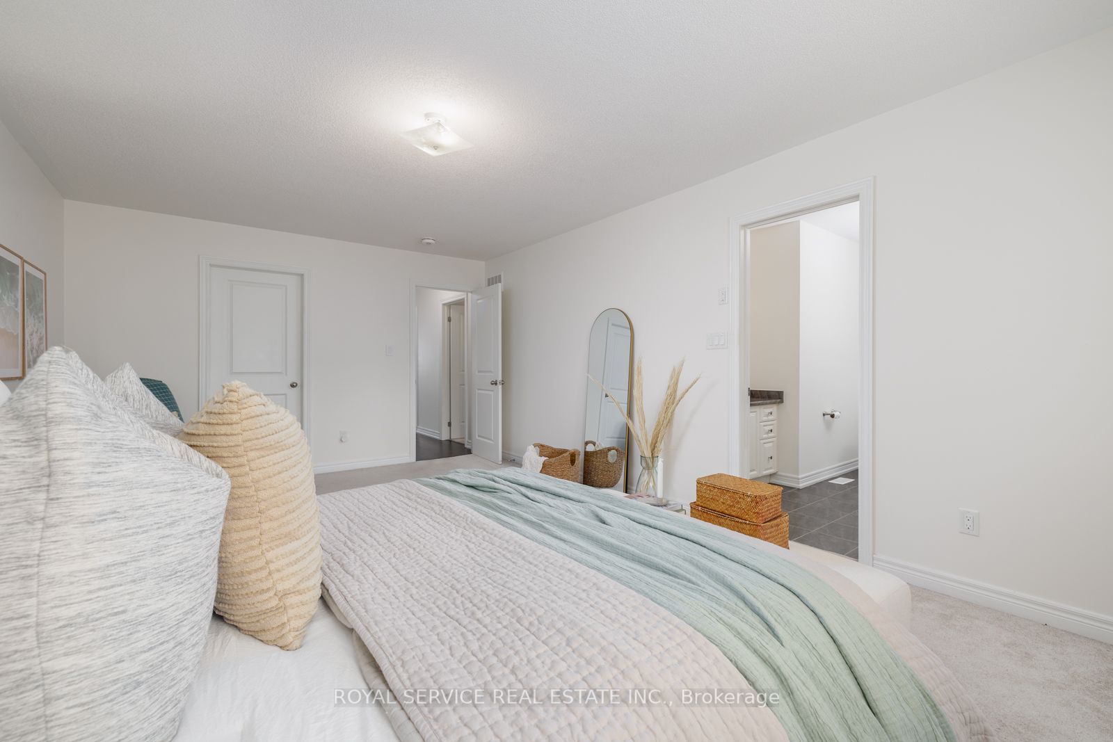 15 Thomas Bird Street