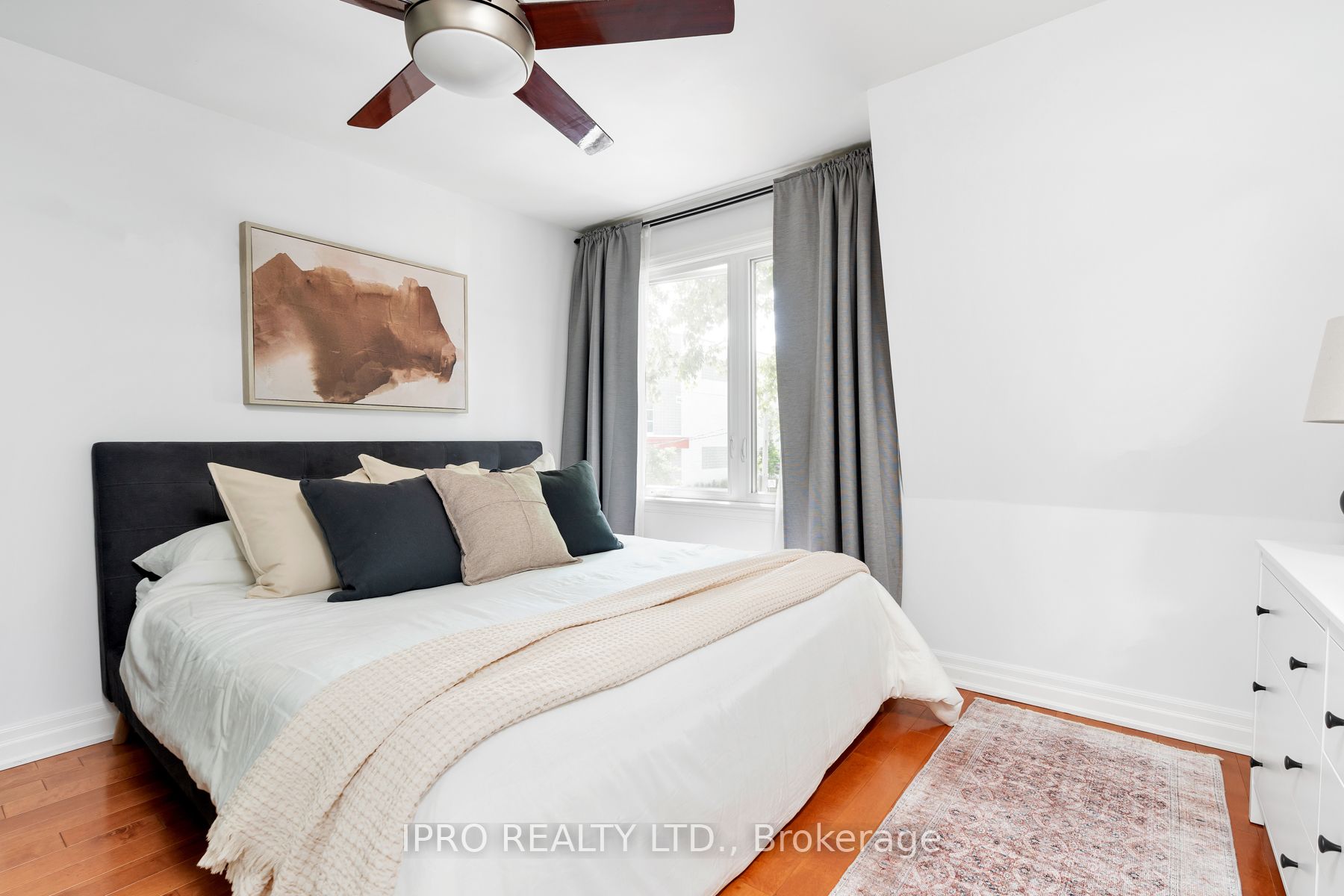 5 1/2 Luttrell Avenue