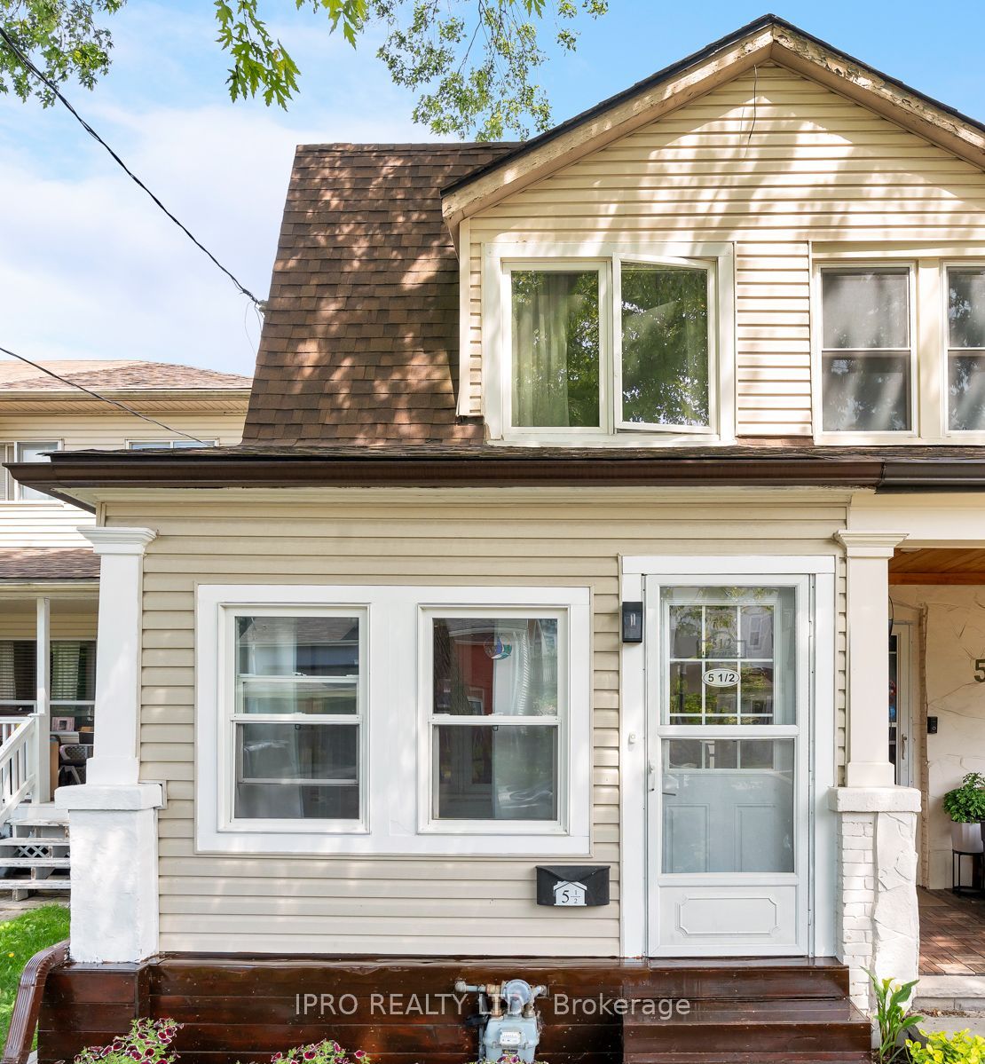 5 1/2 Luttrell Avenue