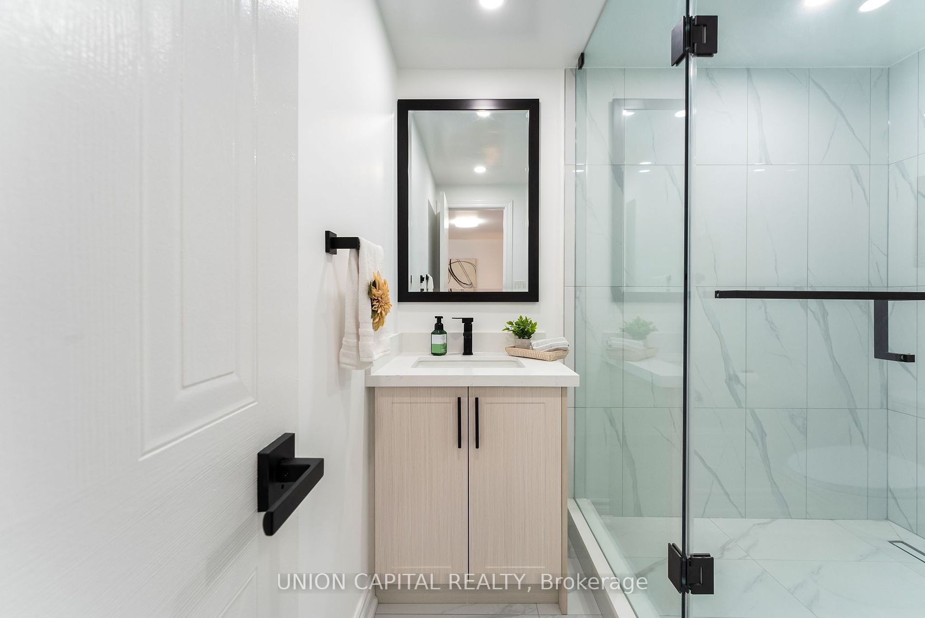 20 Empire Cres