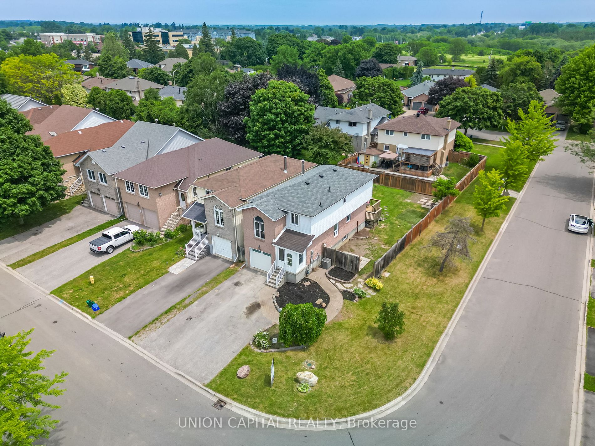 20 Empire Cres