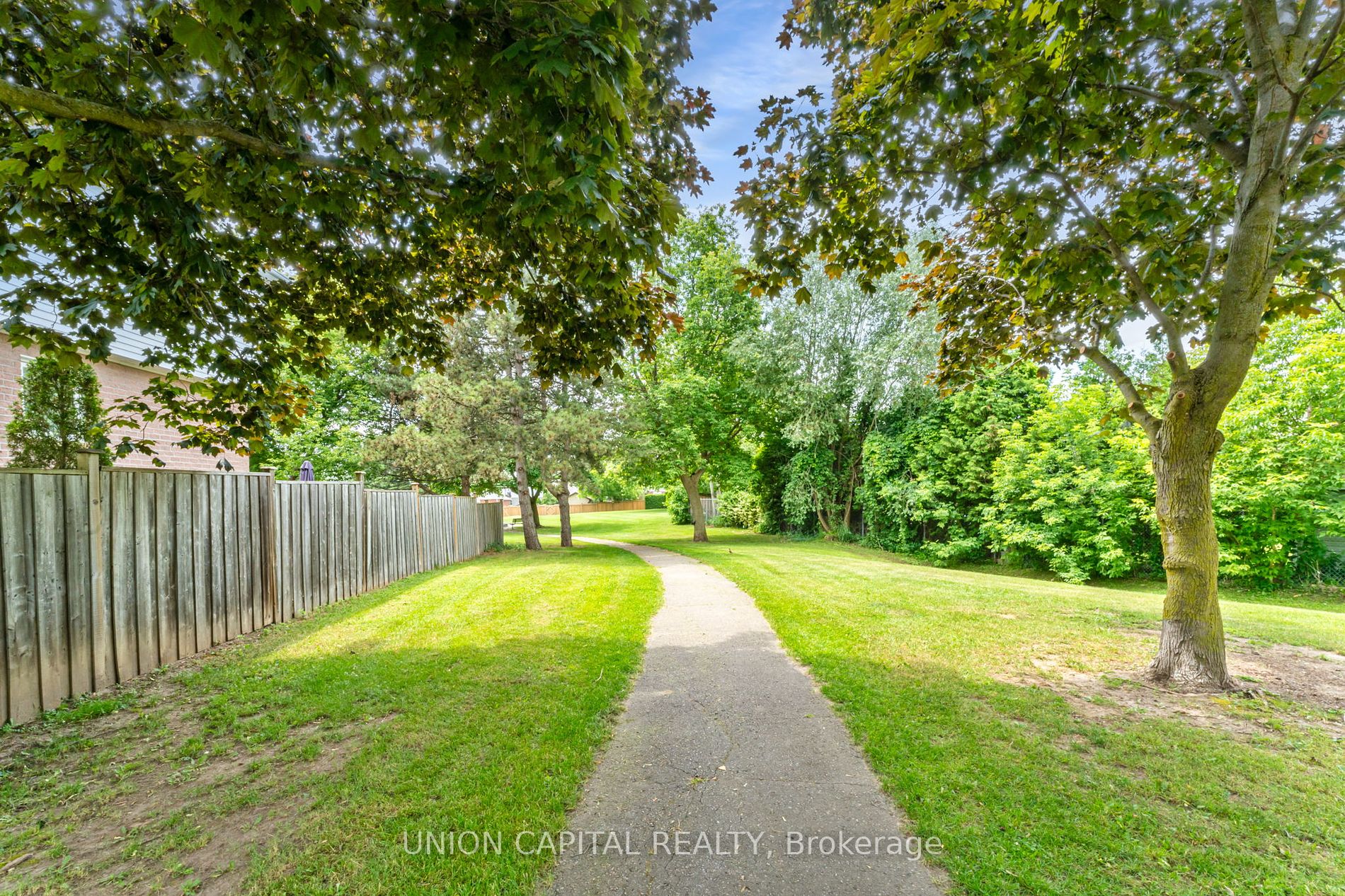 20 Empire Cres