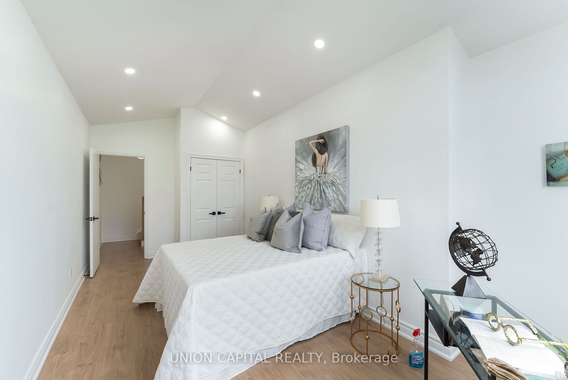 20 Empire Cres